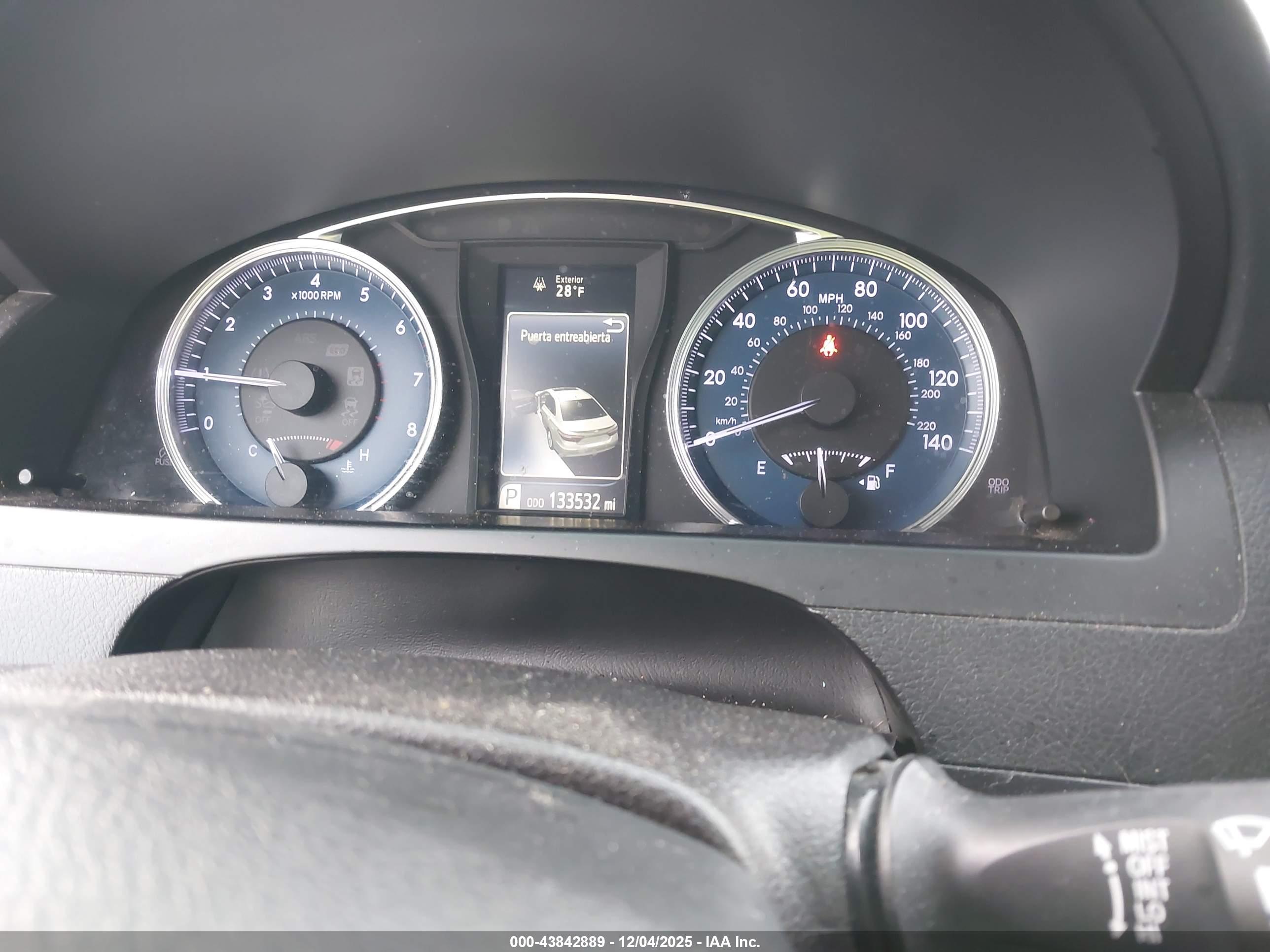 TOYOTA CAMRY image 7