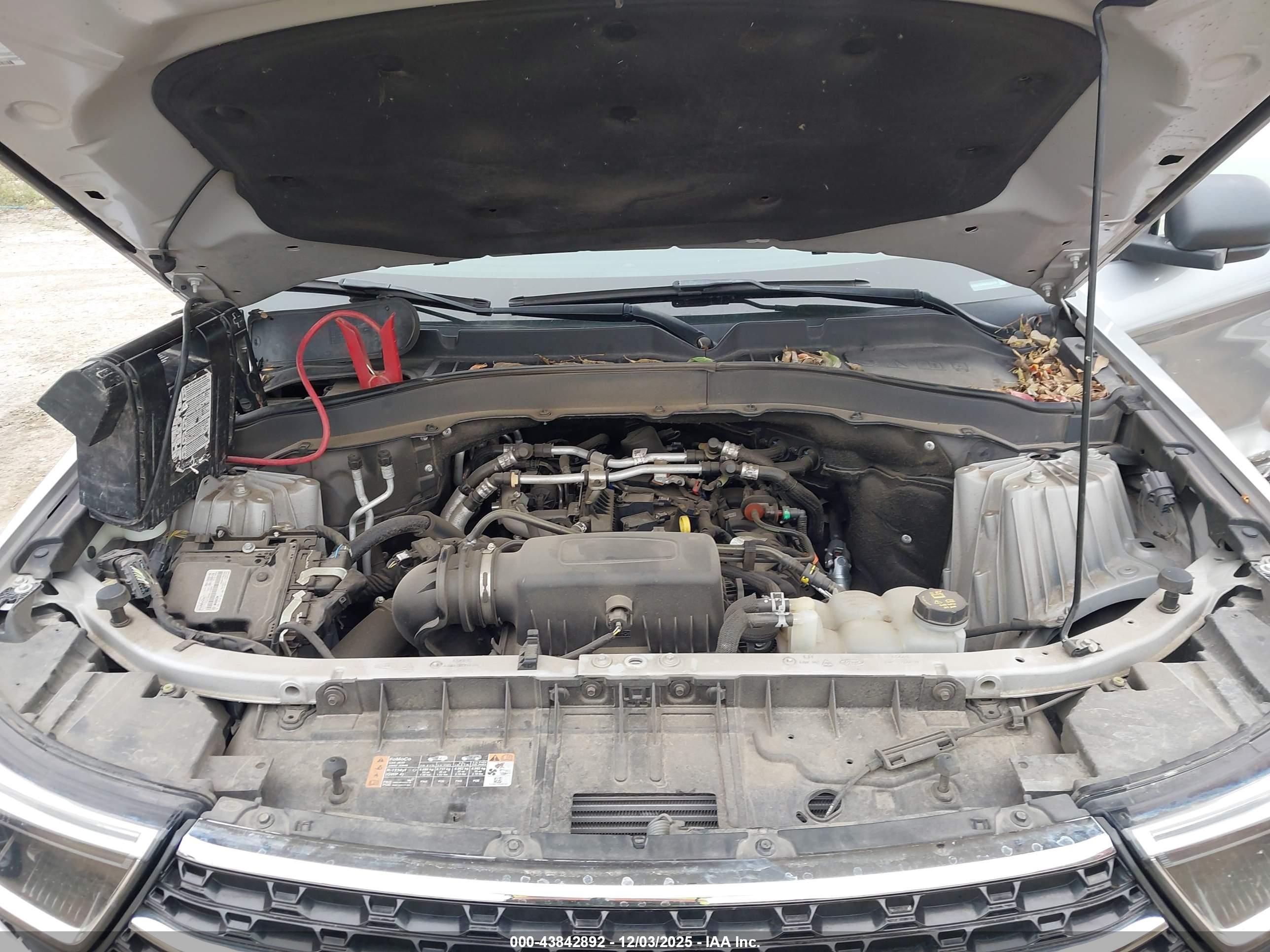 FORD EXPLORER image 10