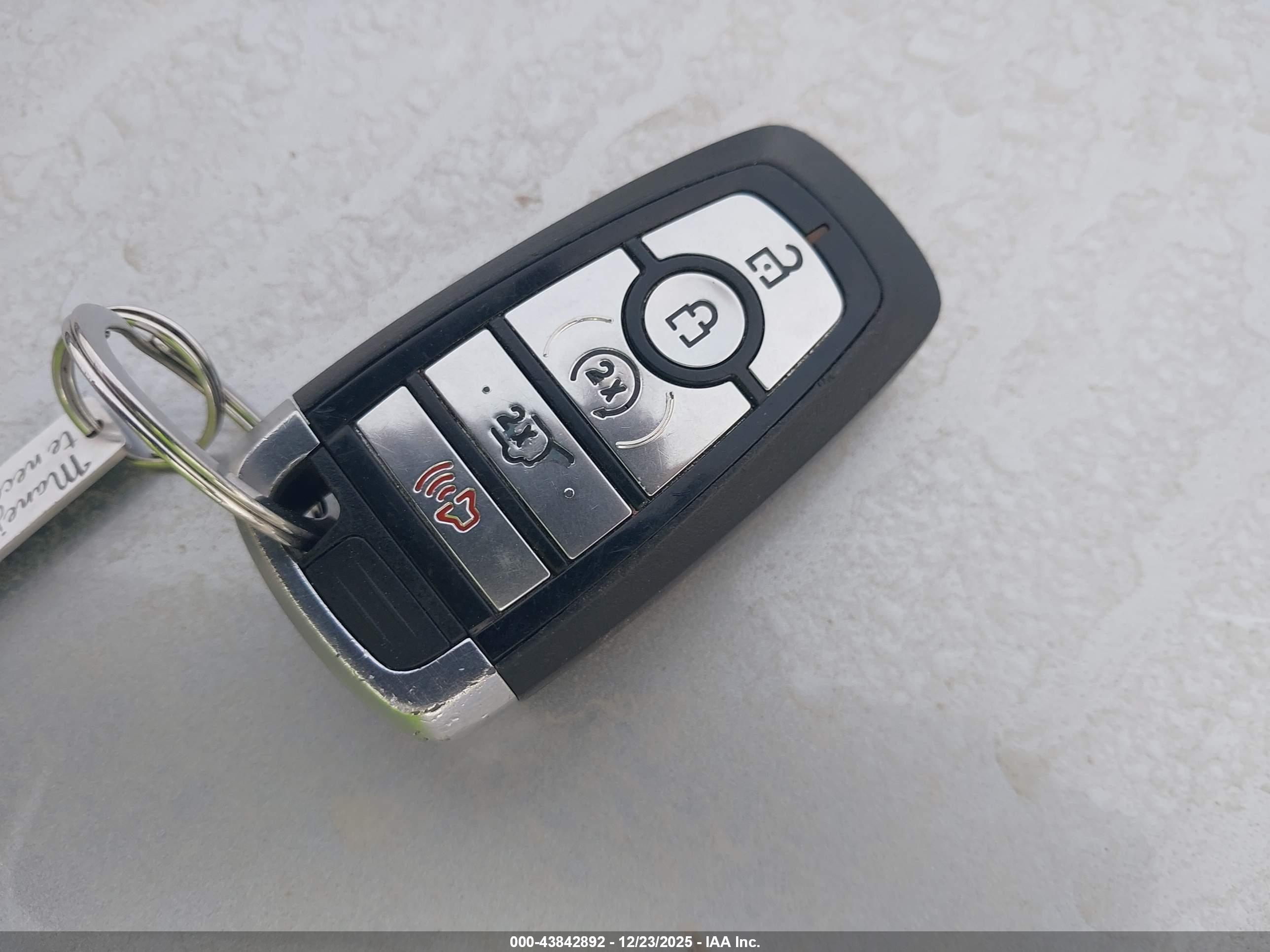 FORD EXPLORER image 11