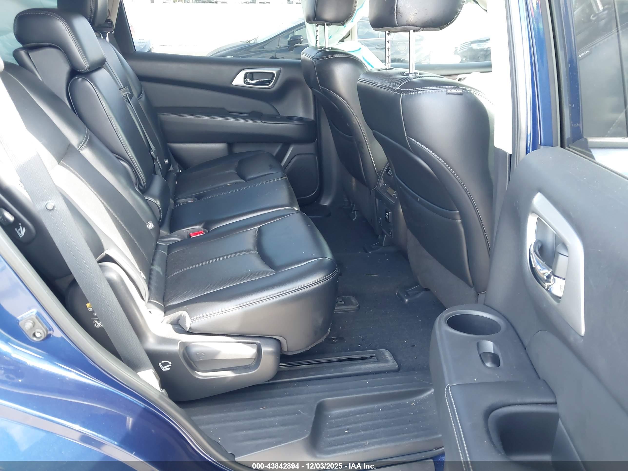 NISSAN PATHFINDER image 8