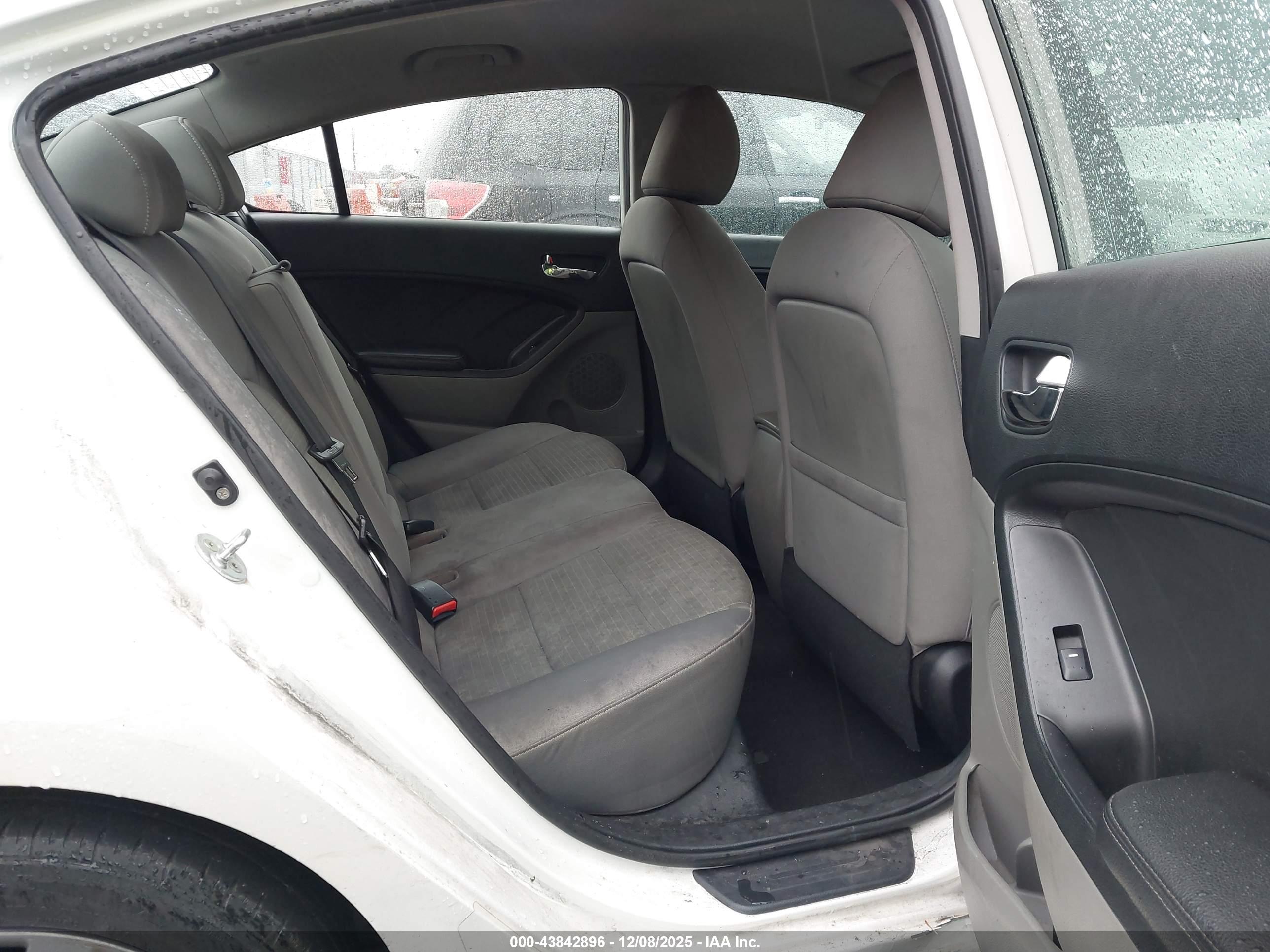 KIA FORTE image 8