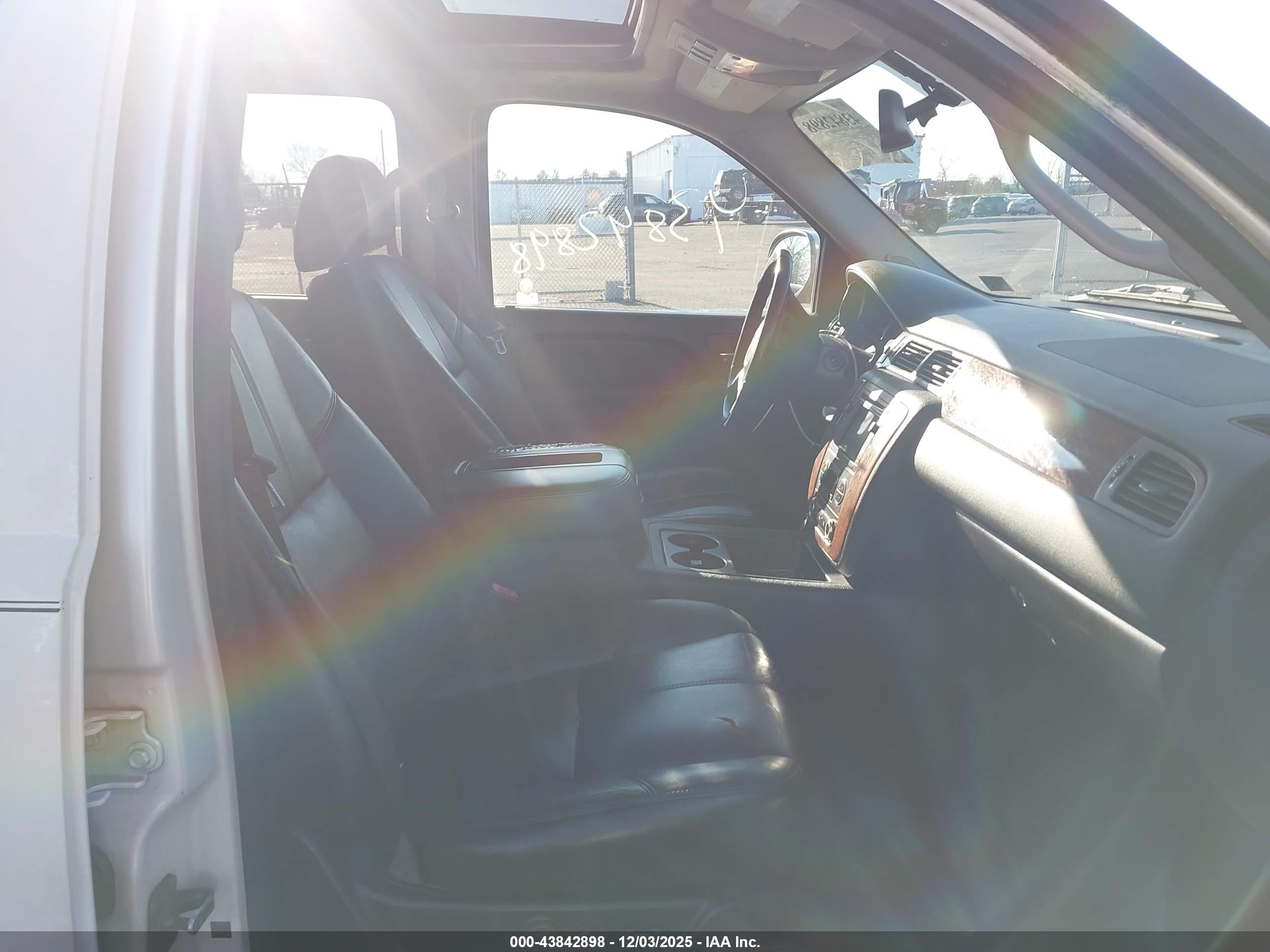 GMC YUKON image 5