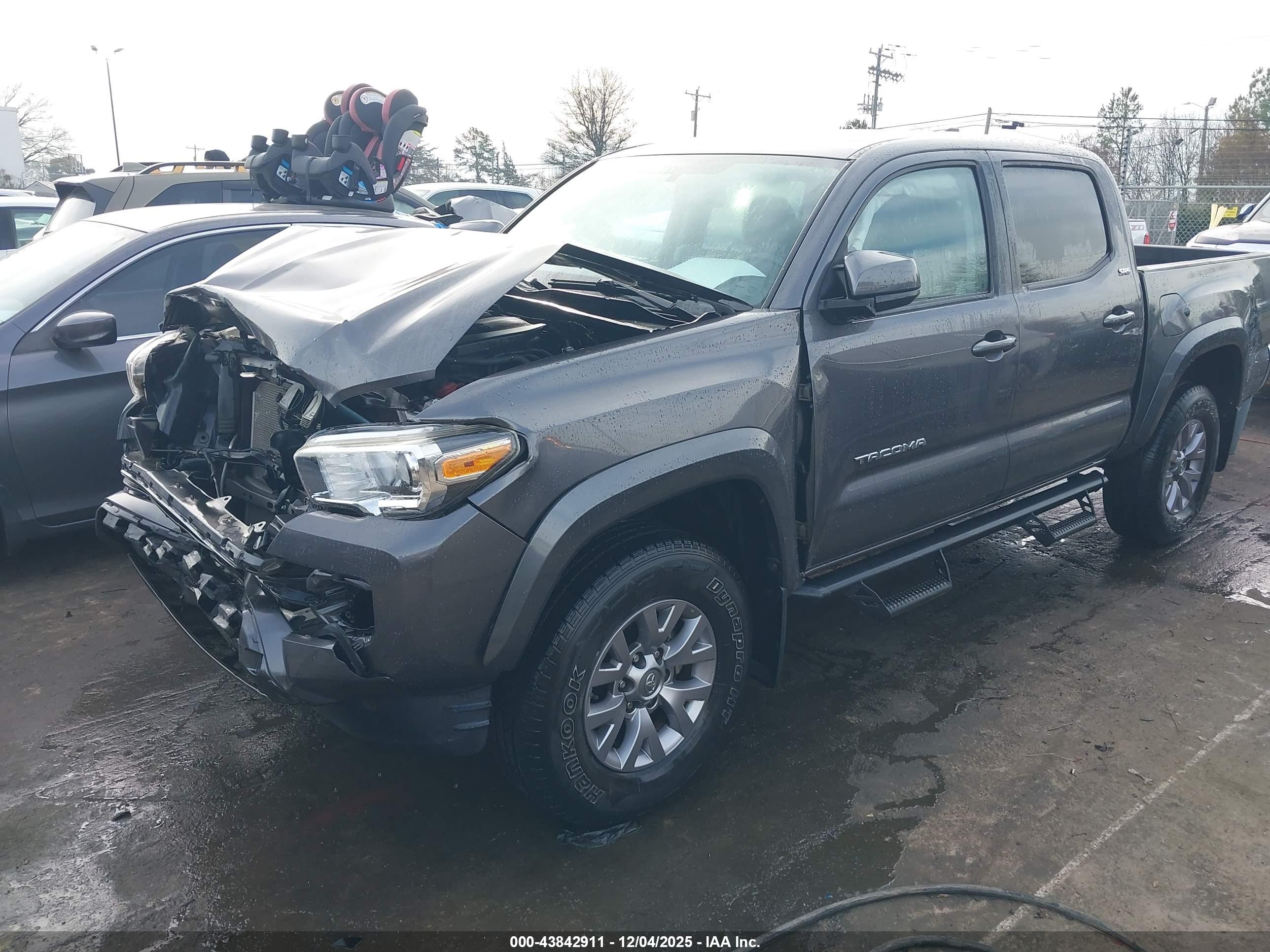 TOYOTA TACOMA image 2