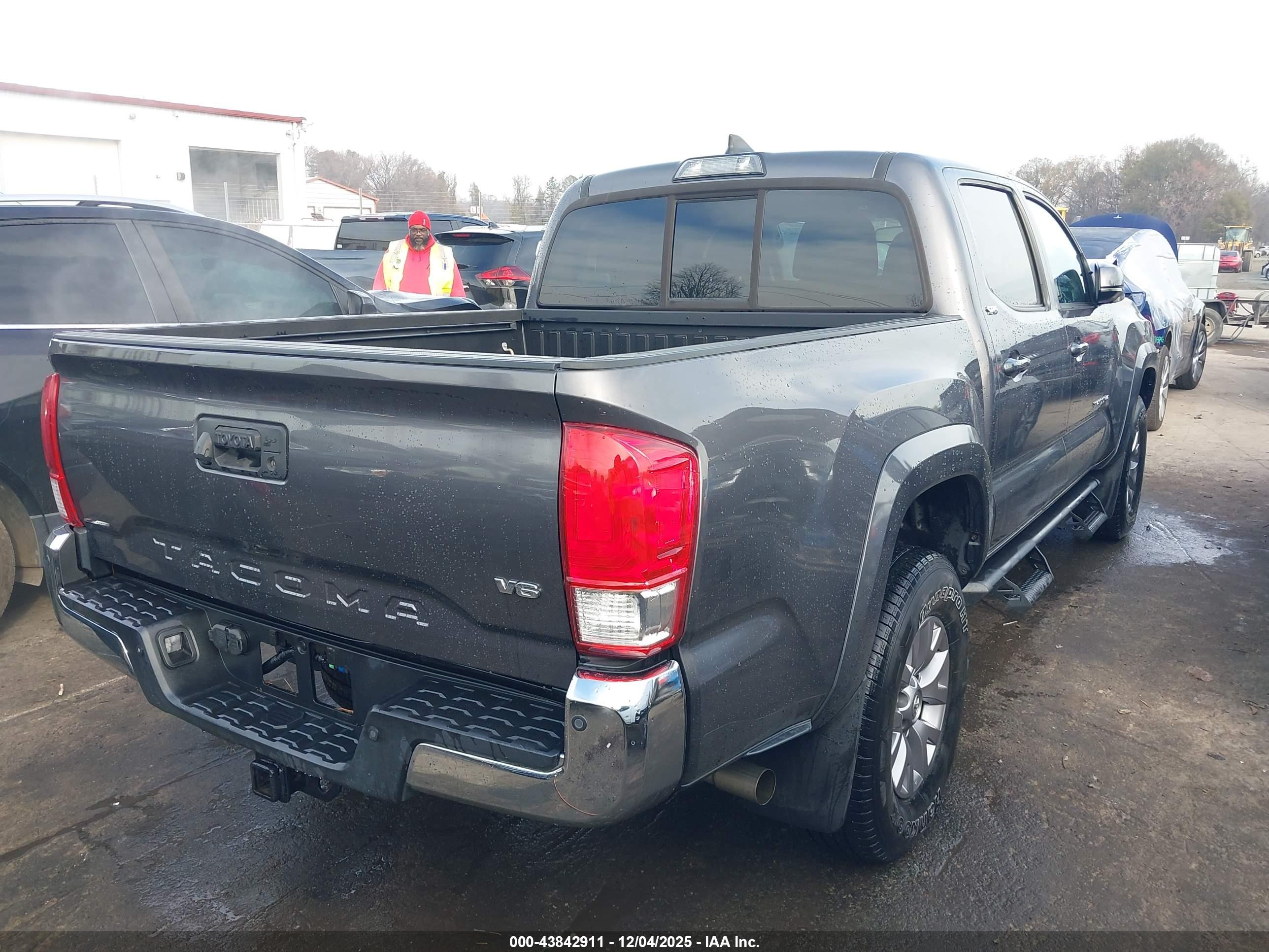 TOYOTA TACOMA image 4