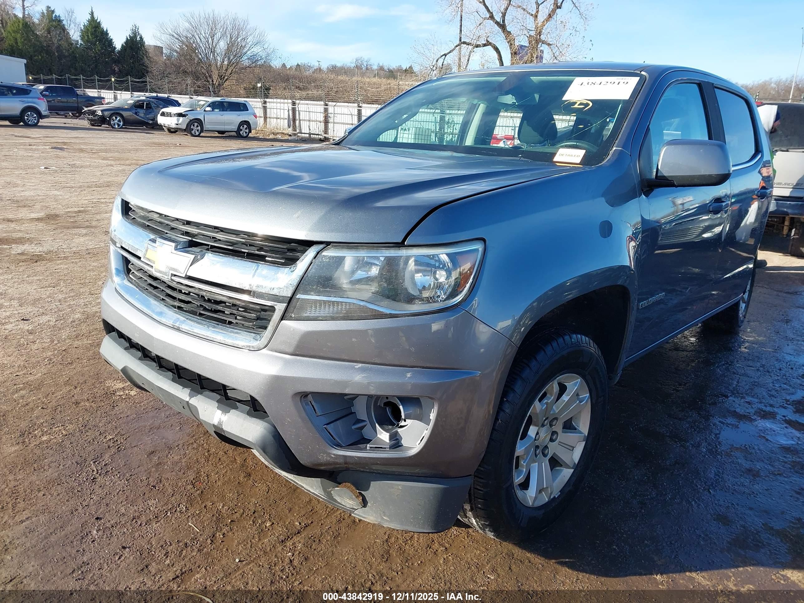 CHEVROLET COLORADO image 2