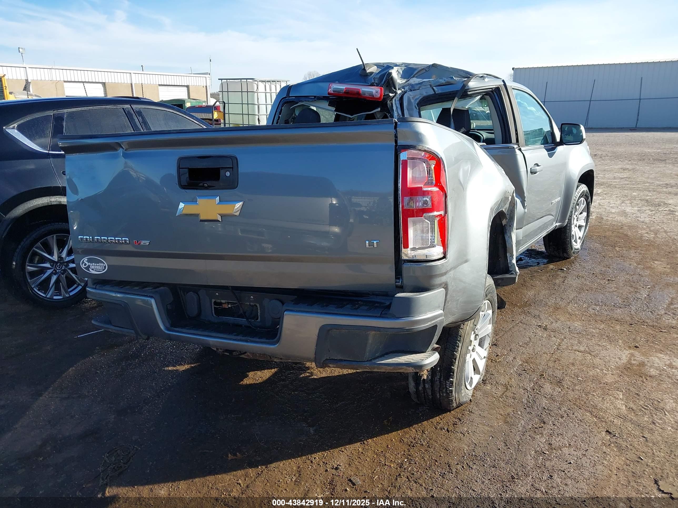 CHEVROLET COLORADO image 4