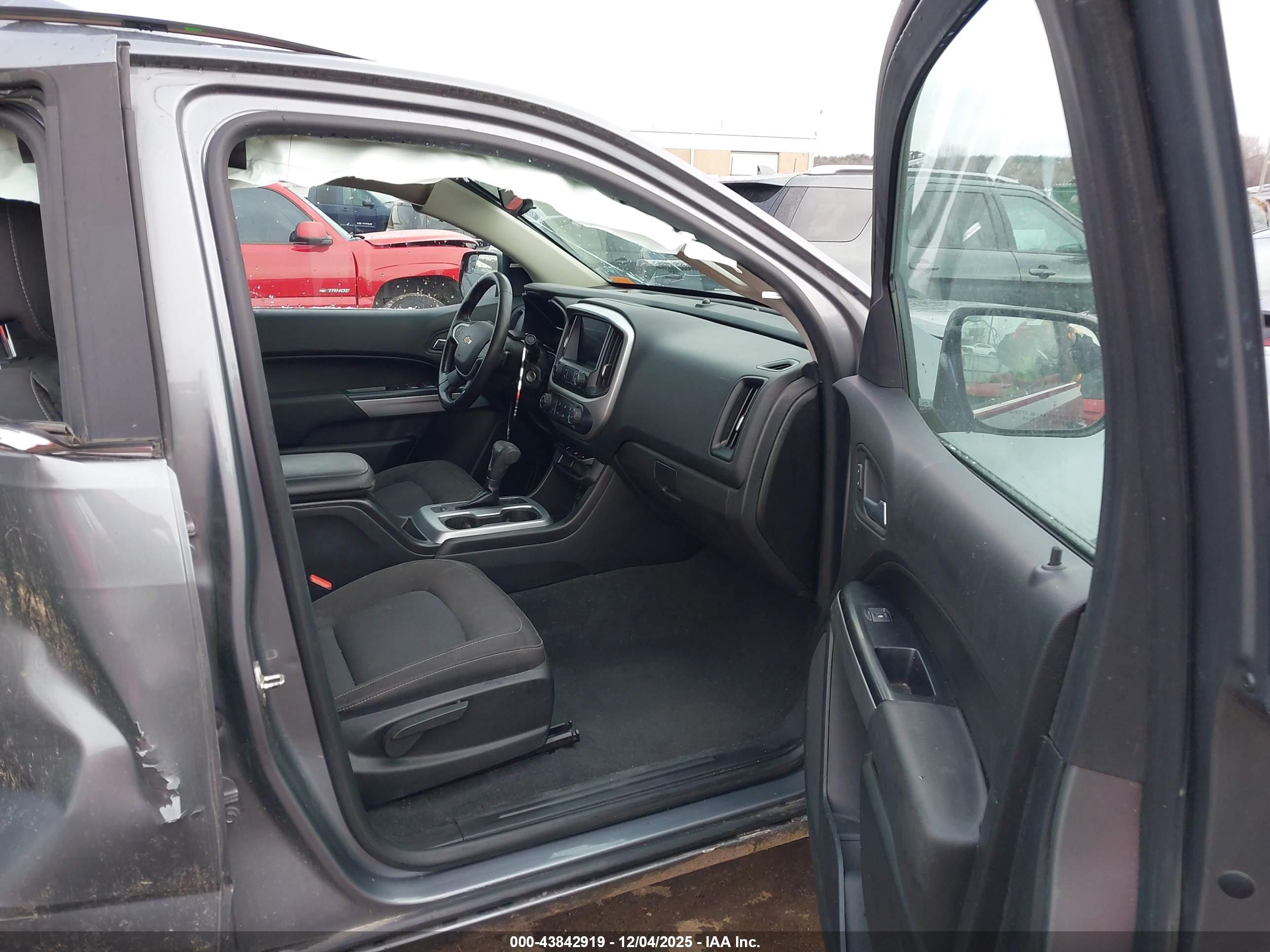 CHEVROLET COLORADO image 5