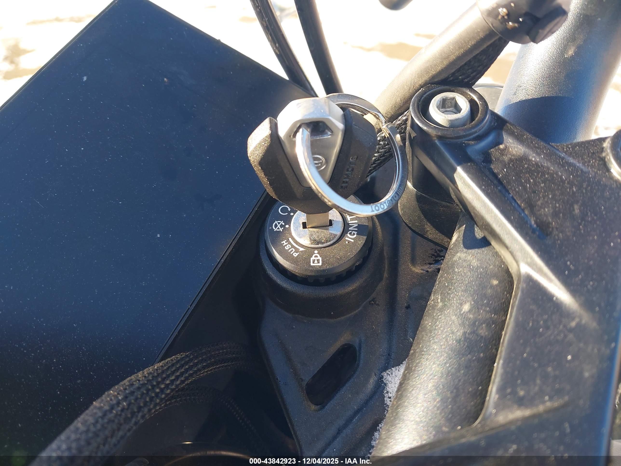 CF MOTO image 11