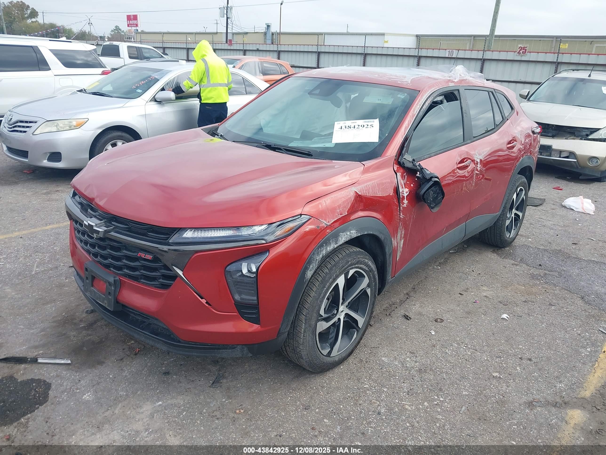 CHEVROLET TRAX image 2