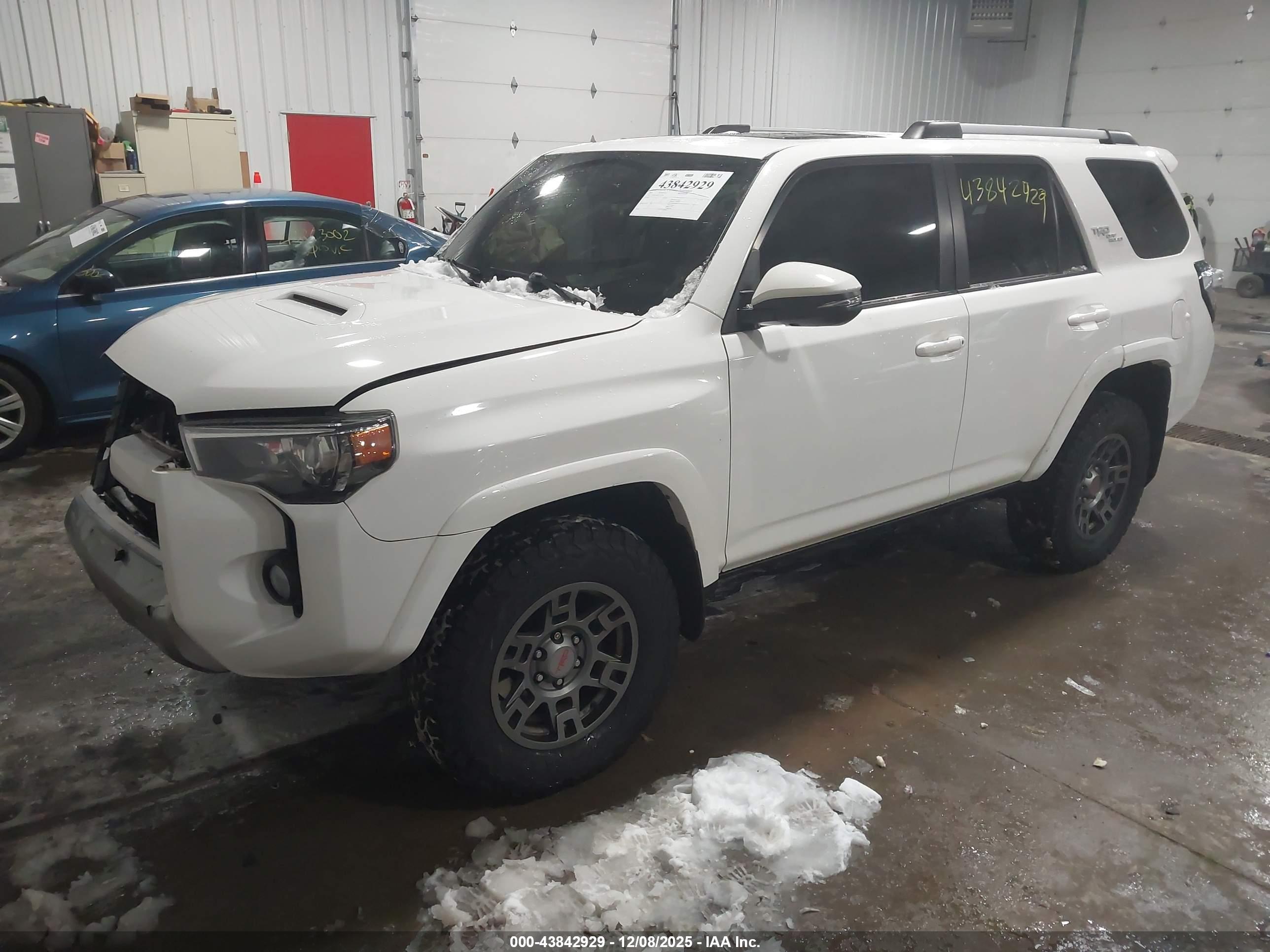 TOYOTA 4RUNNER image 2
