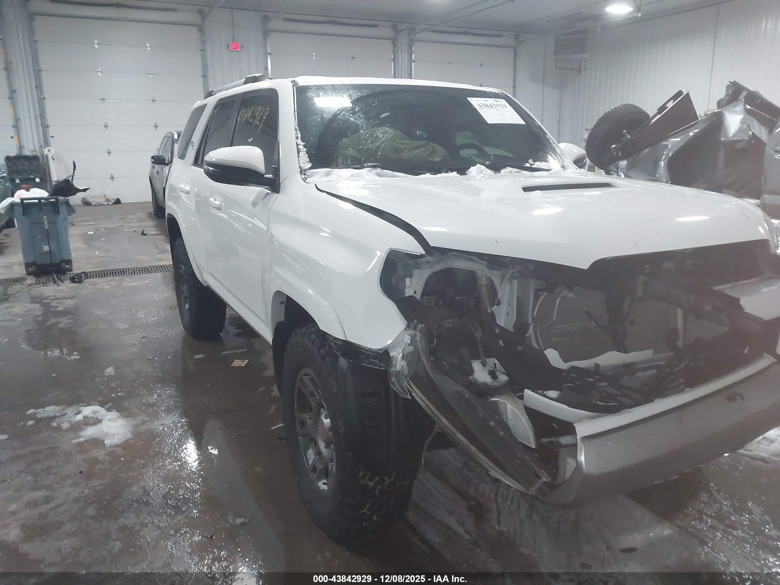 TOYOTA 4RUNNER image 6
