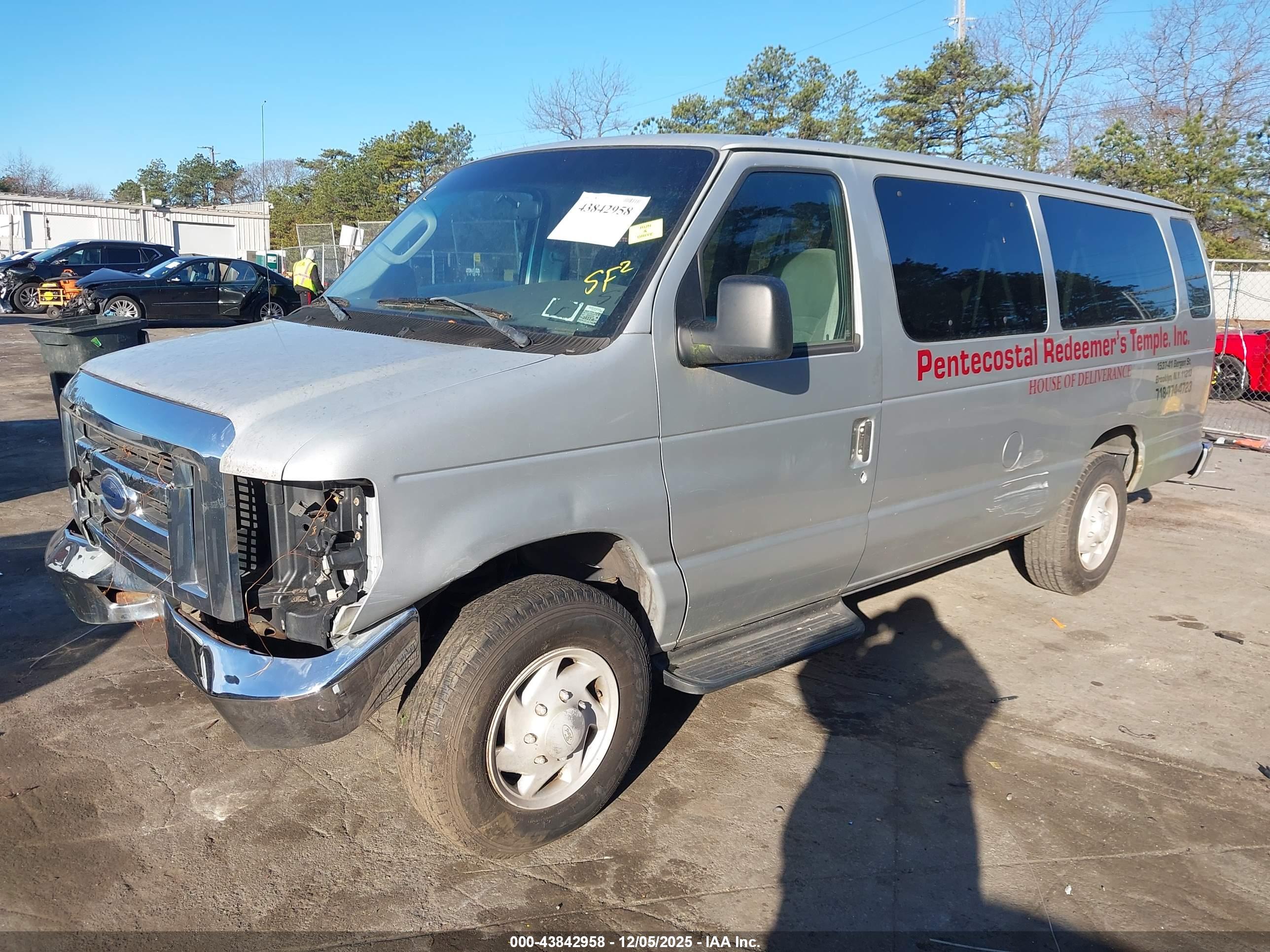 FORD E-350 image 2