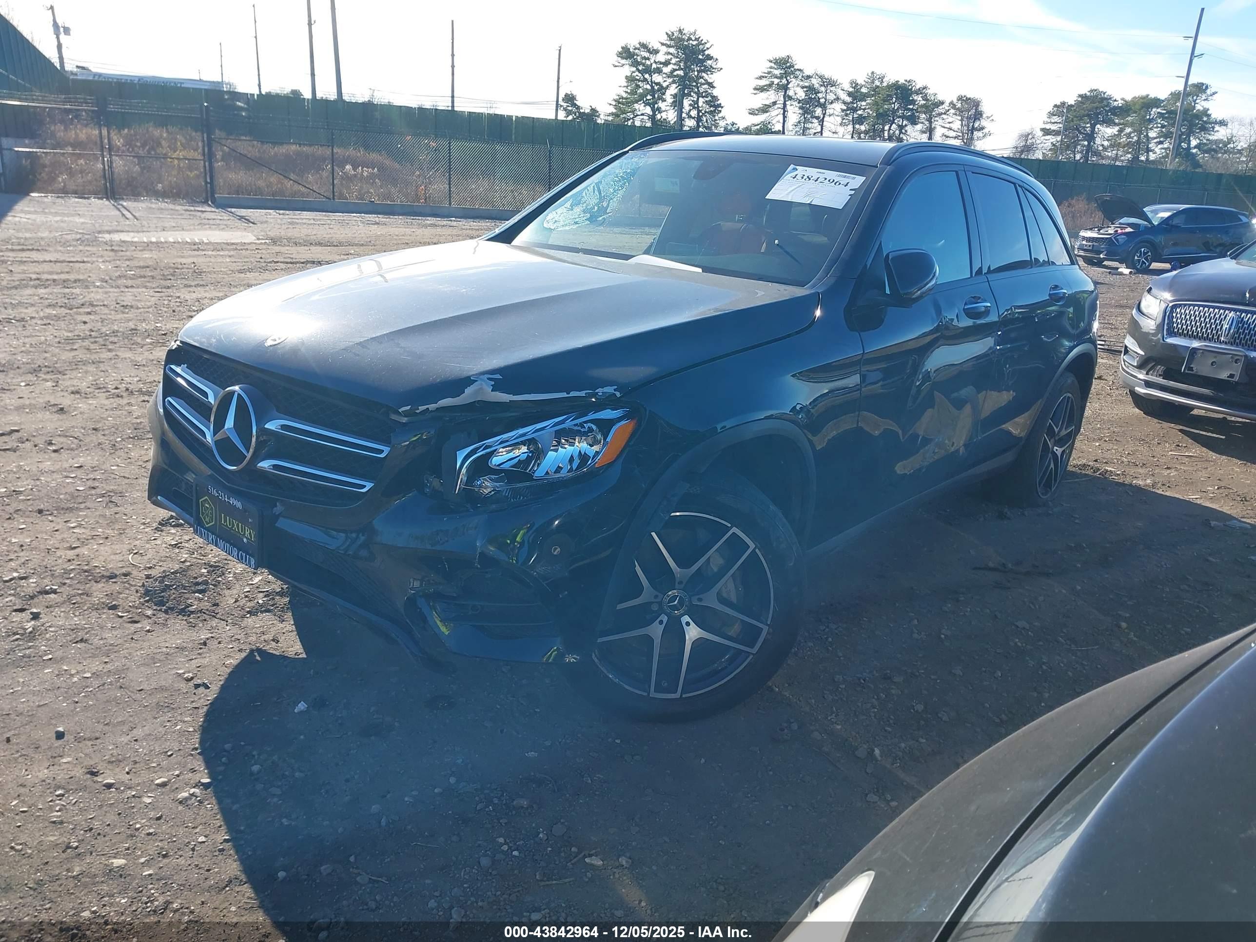MERCEDES-BENZ GLC image 2