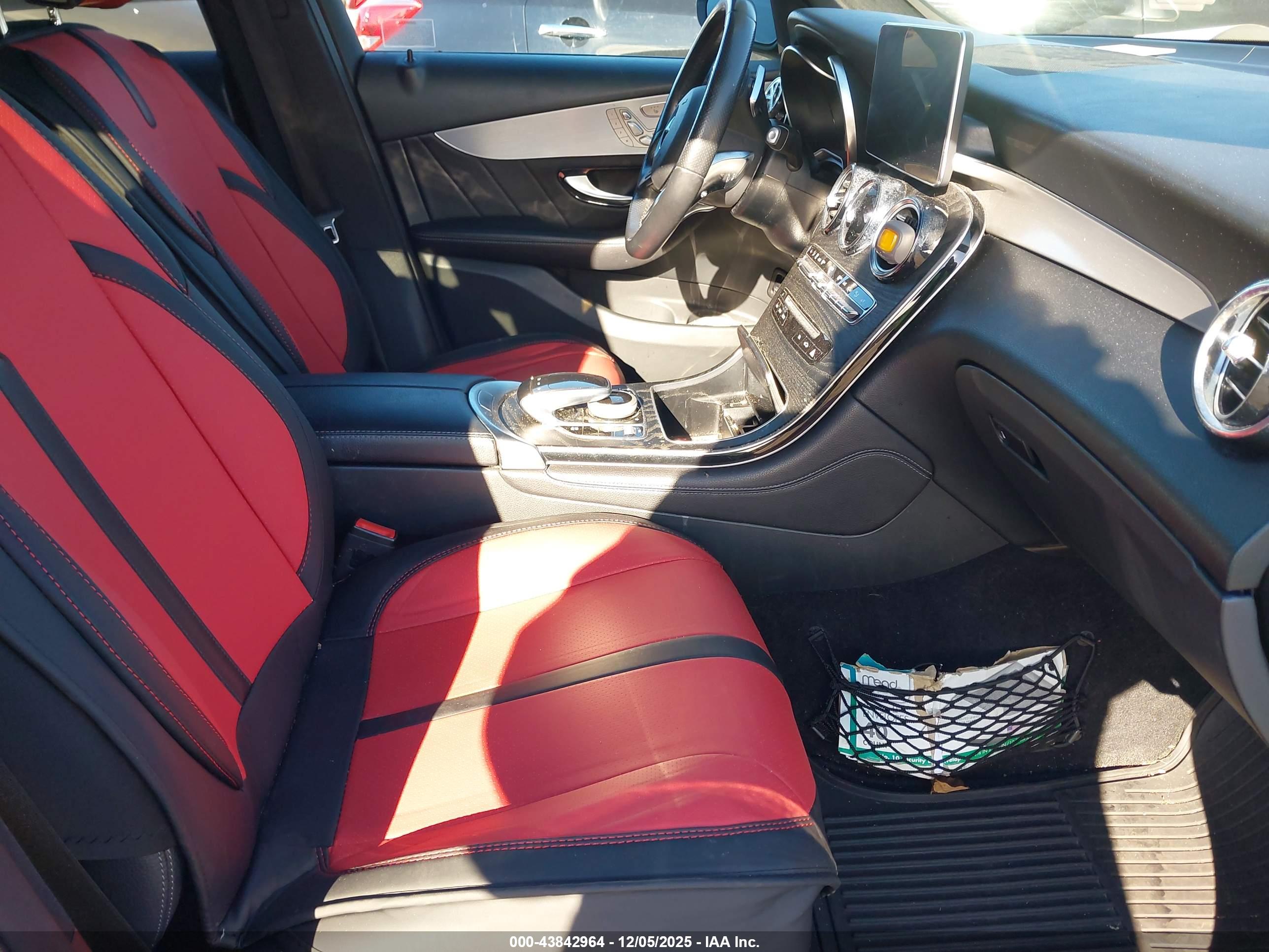 MERCEDES-BENZ GLC image 5