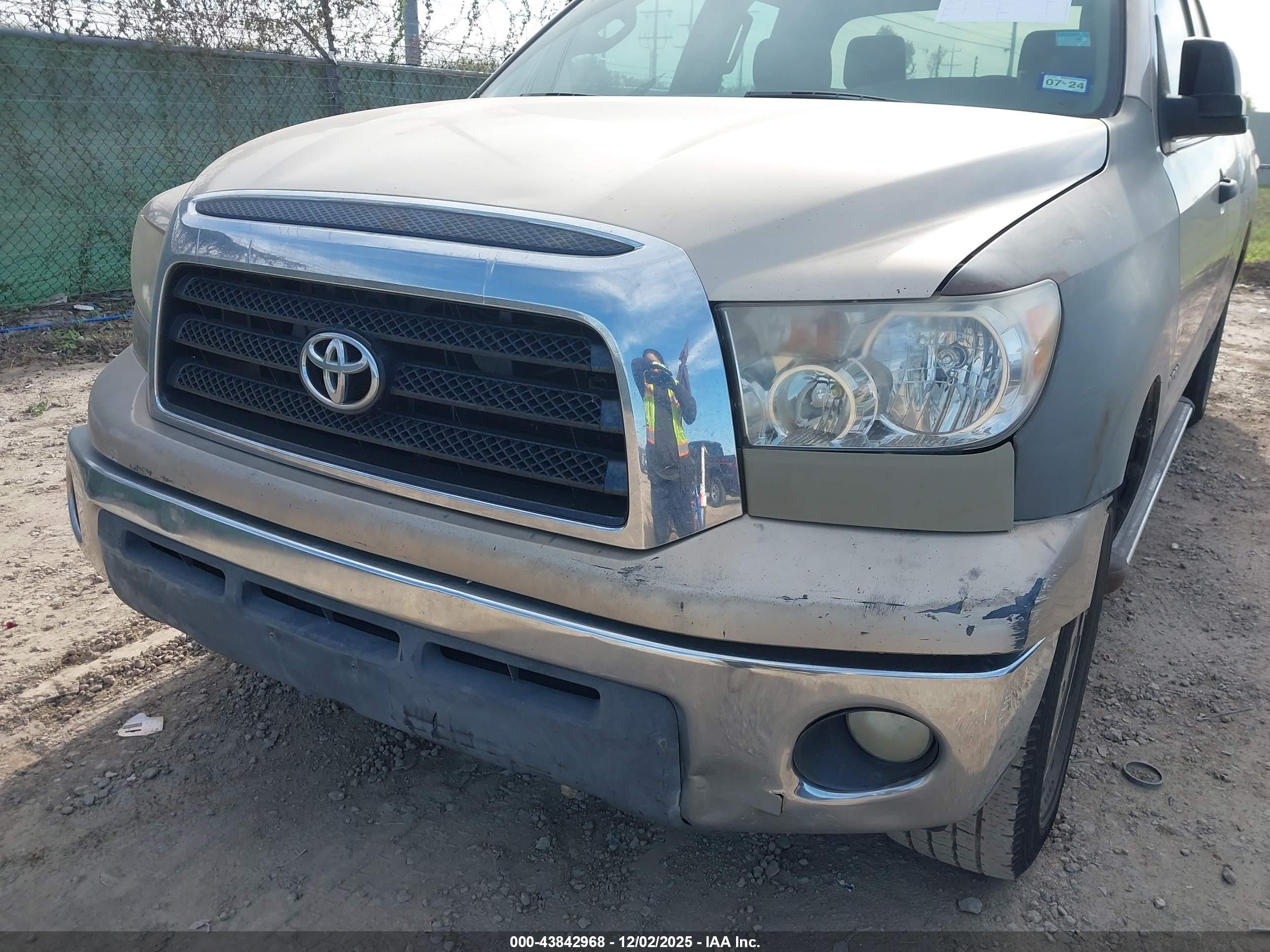 TOYOTA TUNDRA image 6