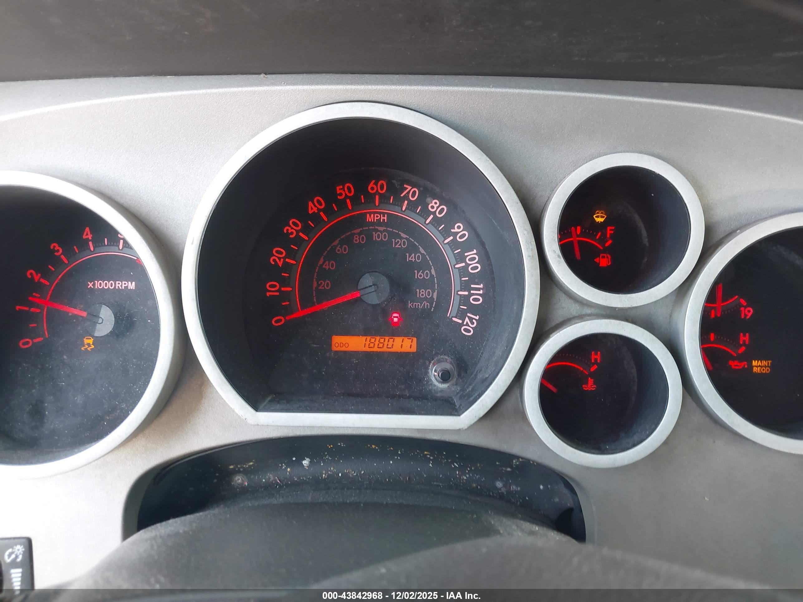 TOYOTA TUNDRA image 7
