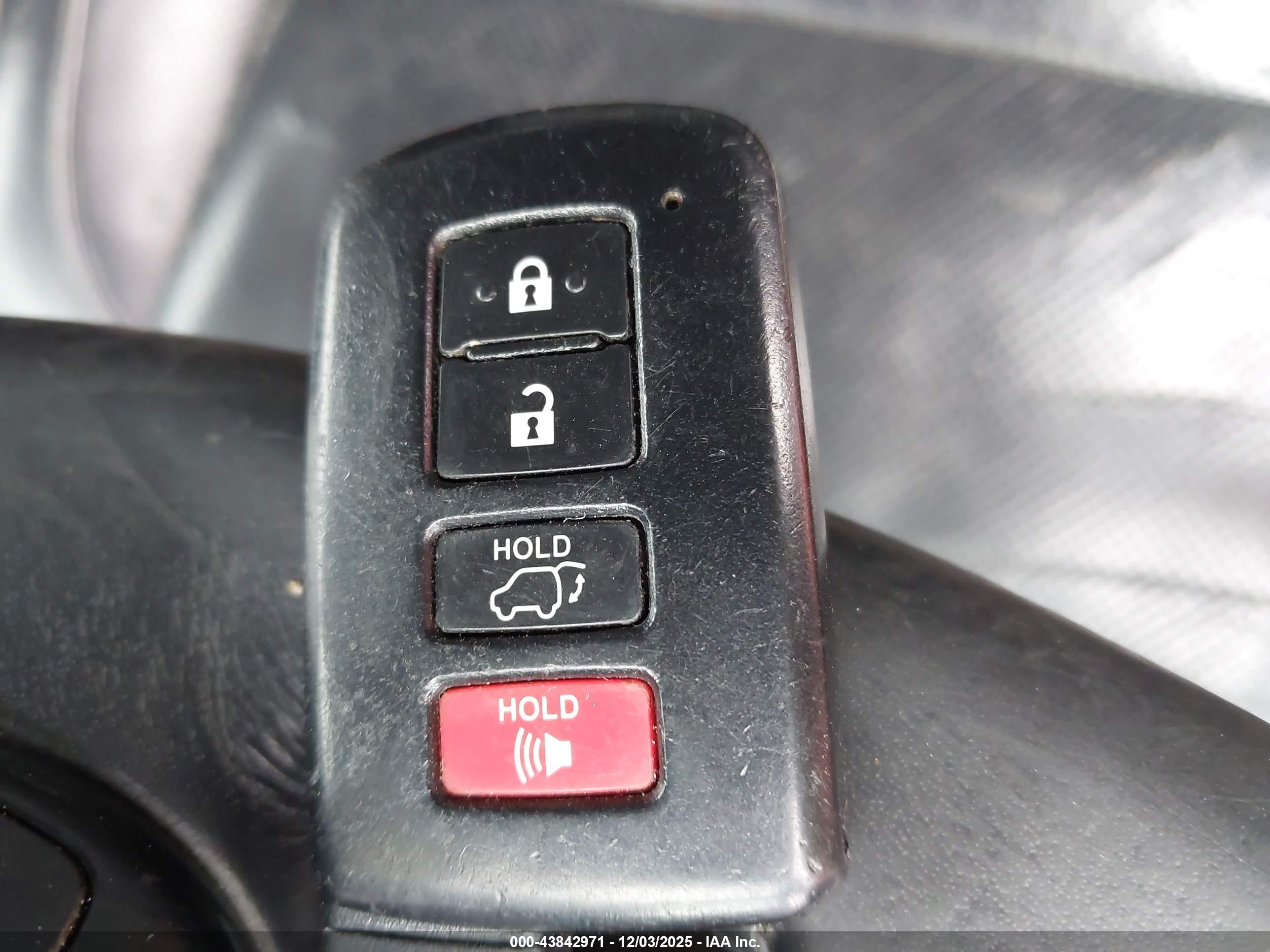 TOYOTA HIGHLANDER image 11