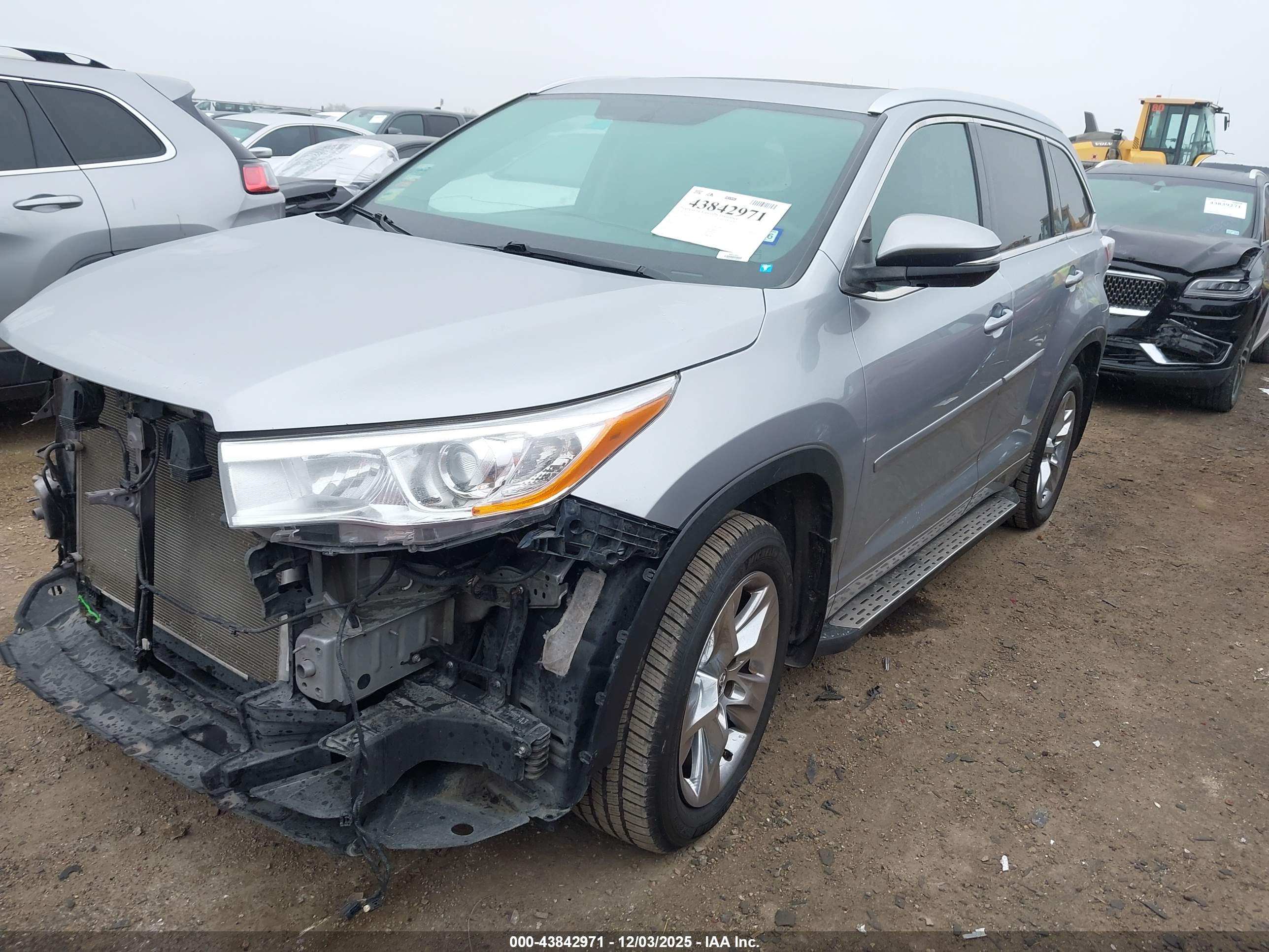 TOYOTA HIGHLANDER image 2