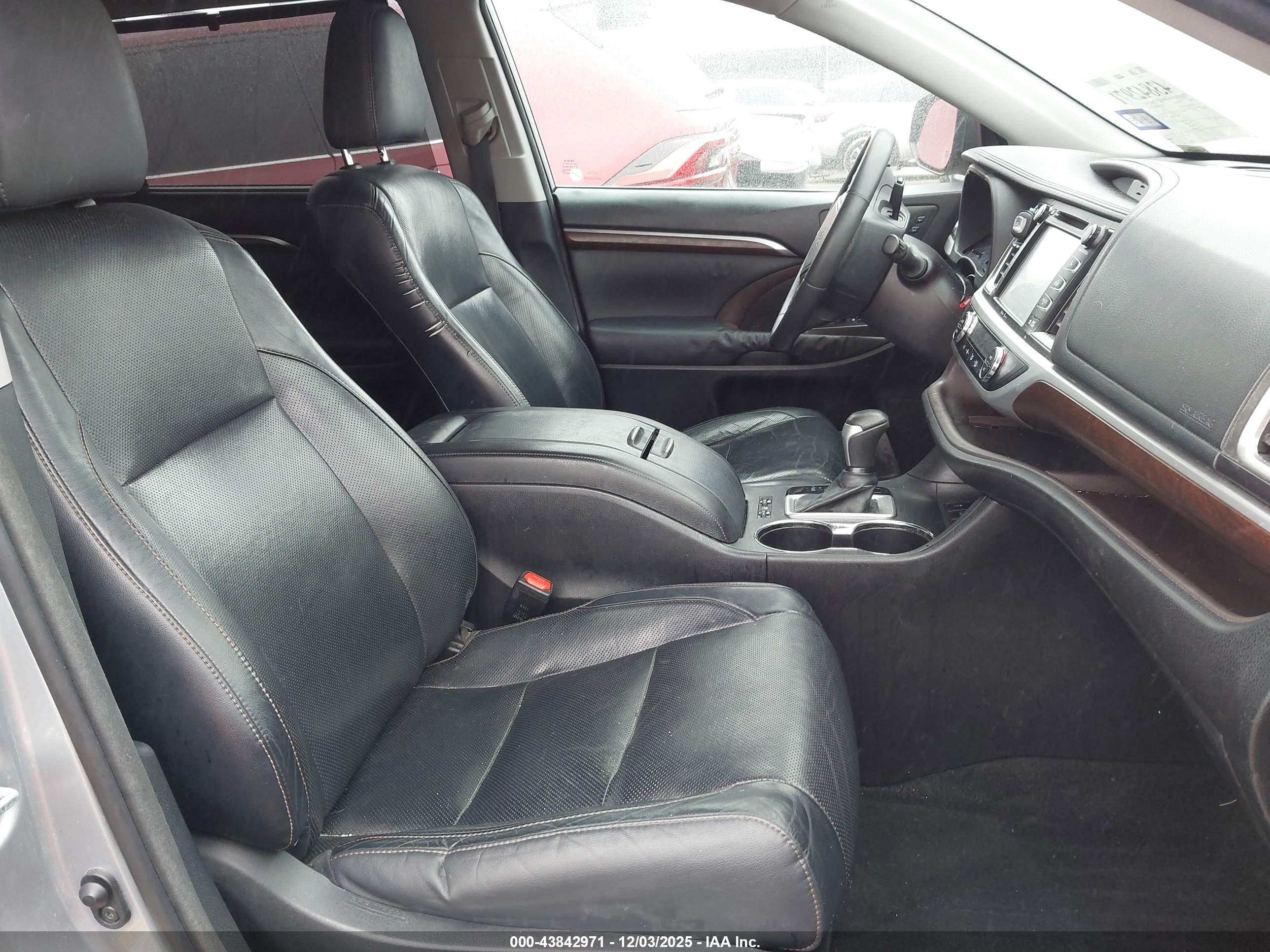 TOYOTA HIGHLANDER image 5