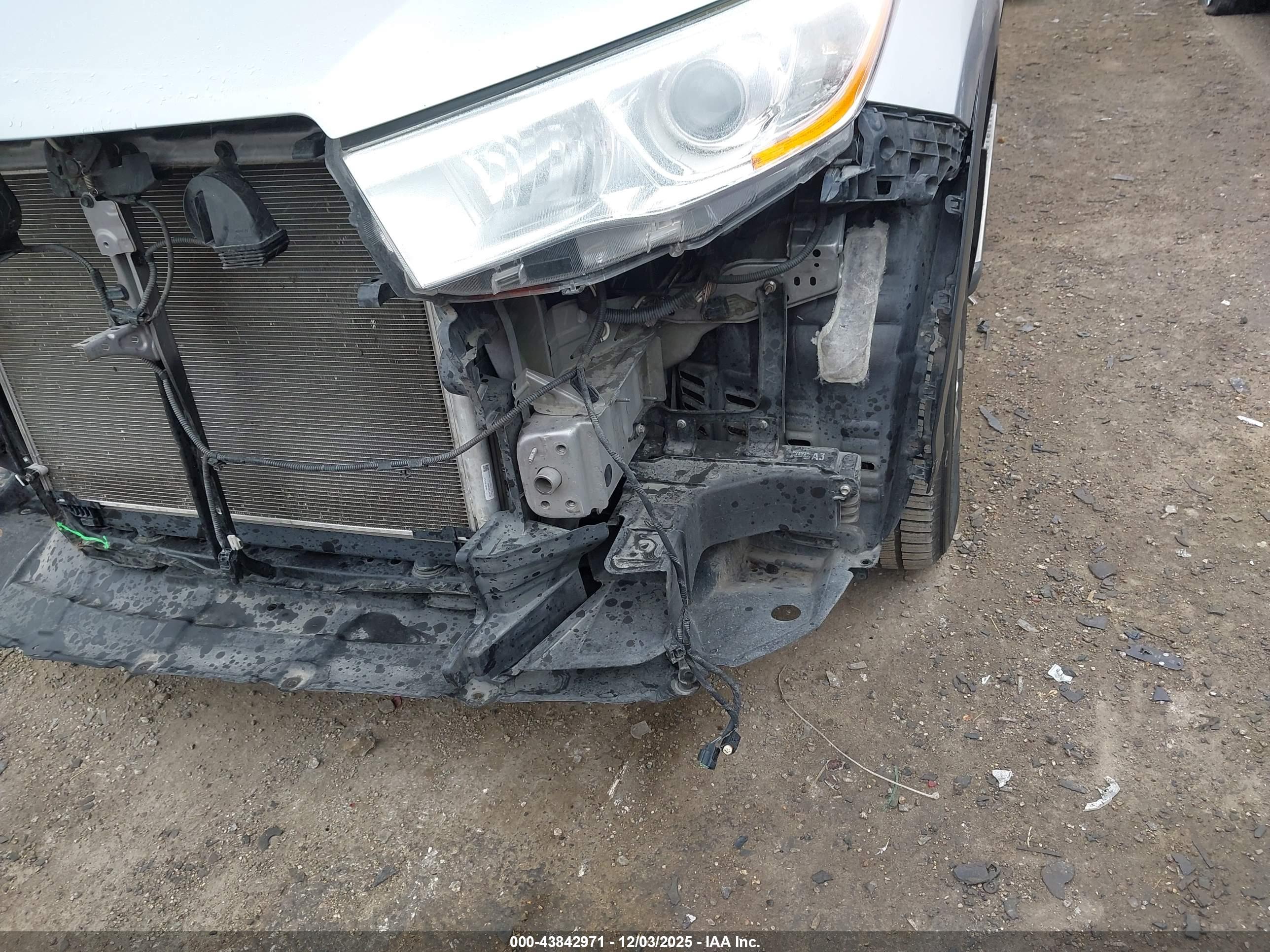 TOYOTA HIGHLANDER image 6