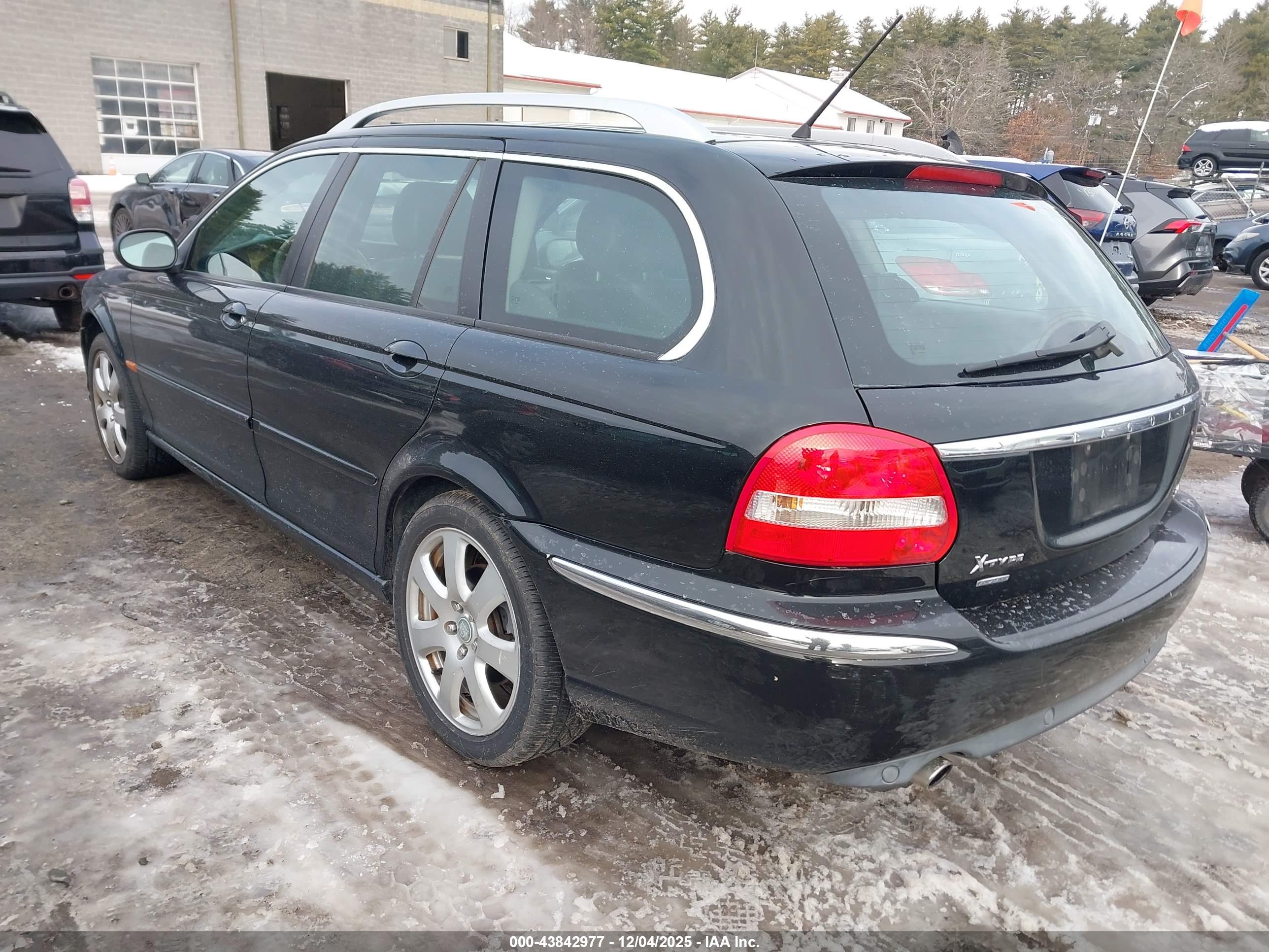 JAGUAR X-TYPE image 3