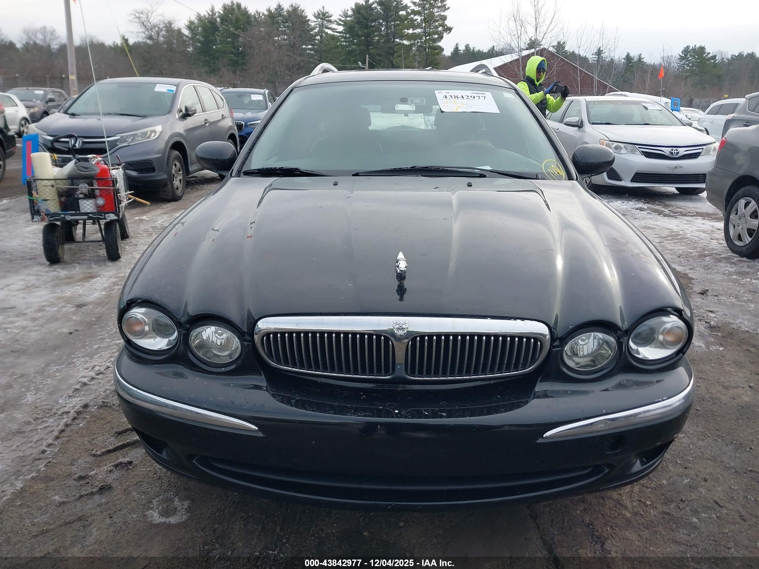 JAGUAR X-TYPE image 6