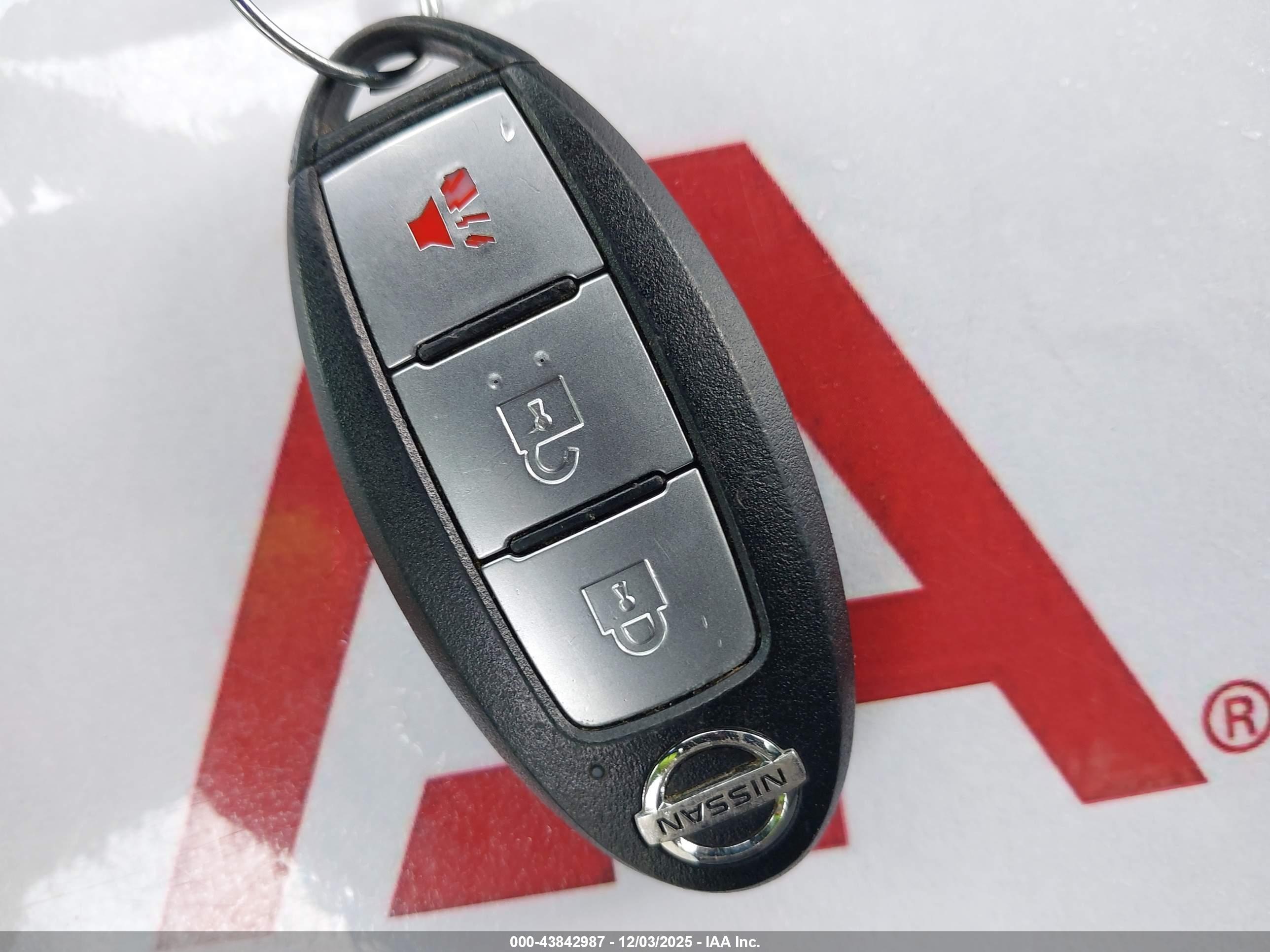 NISSAN ROGUE image 11