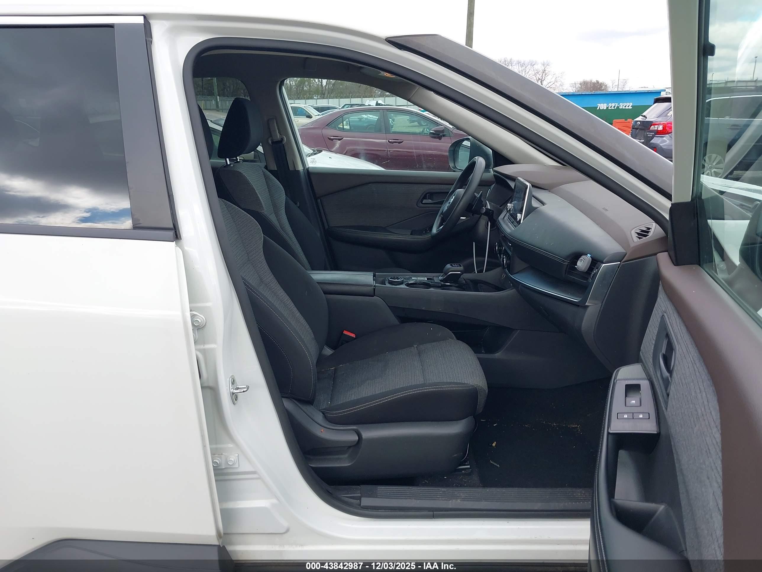 NISSAN ROGUE image 5