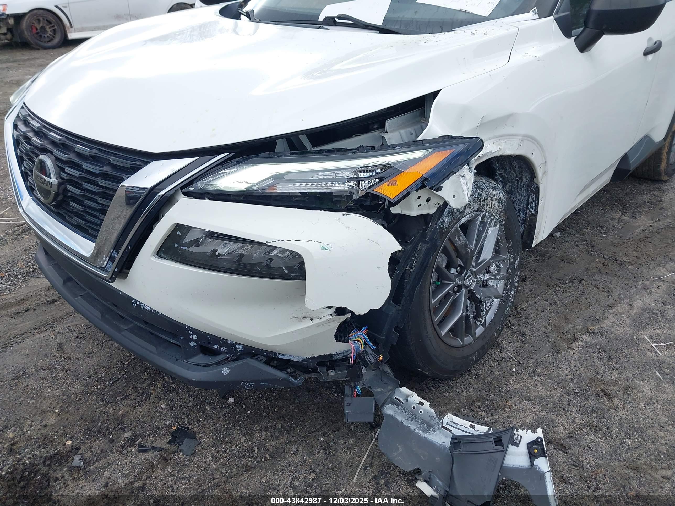 NISSAN ROGUE image 6