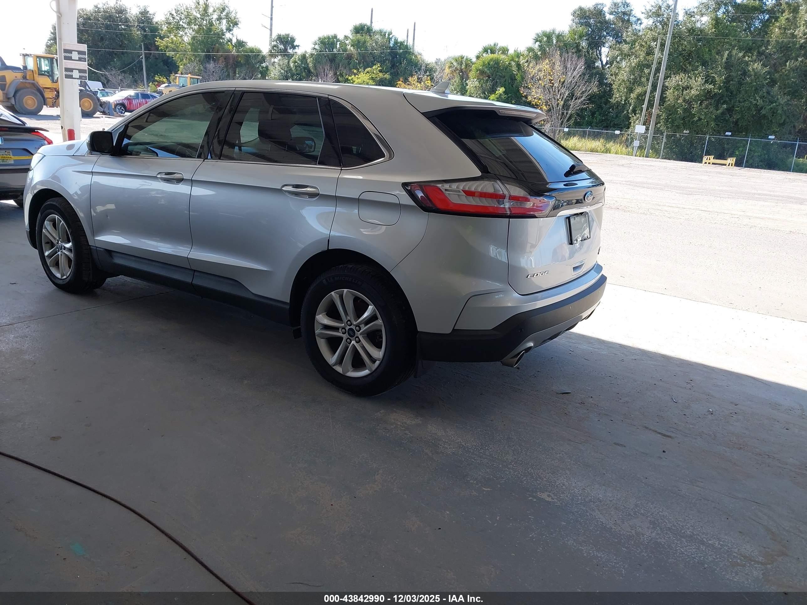 FORD EDGE image 3