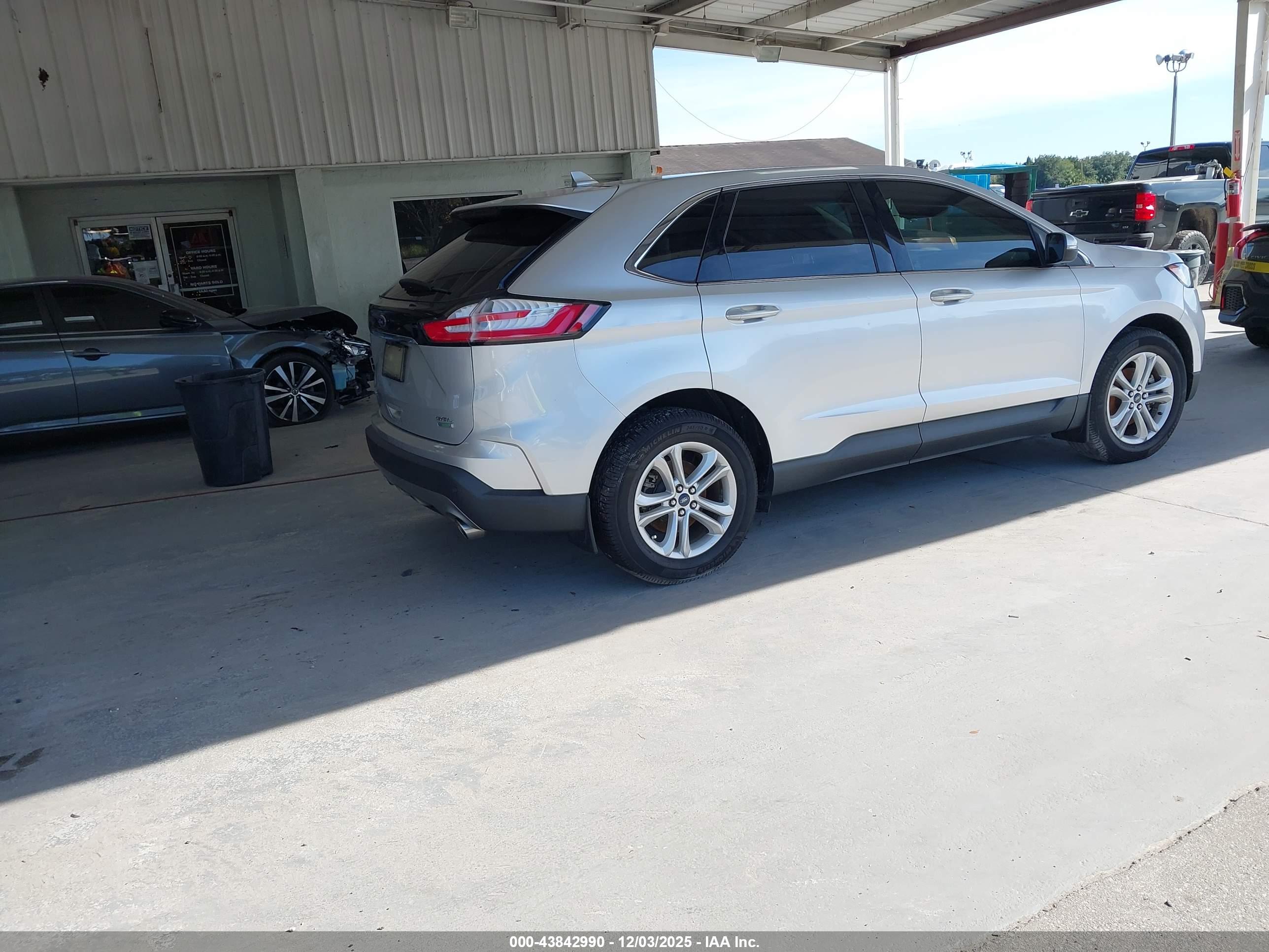 FORD EDGE image 4