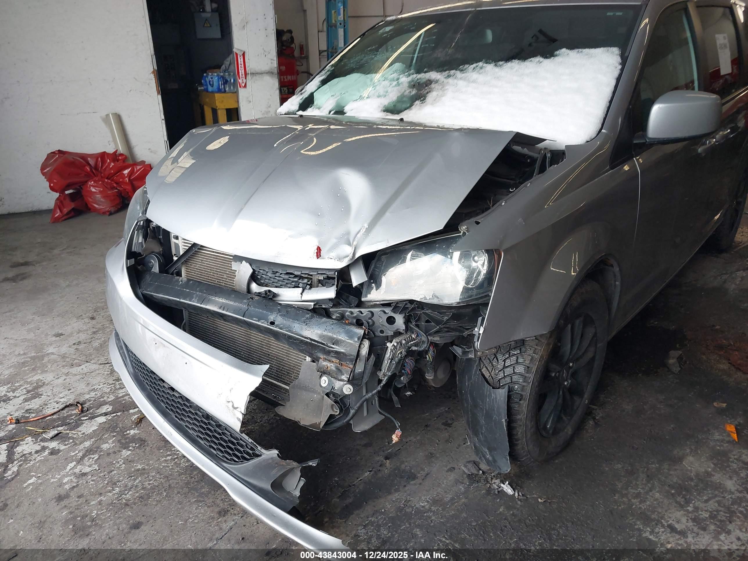 DODGE GRAND image 6