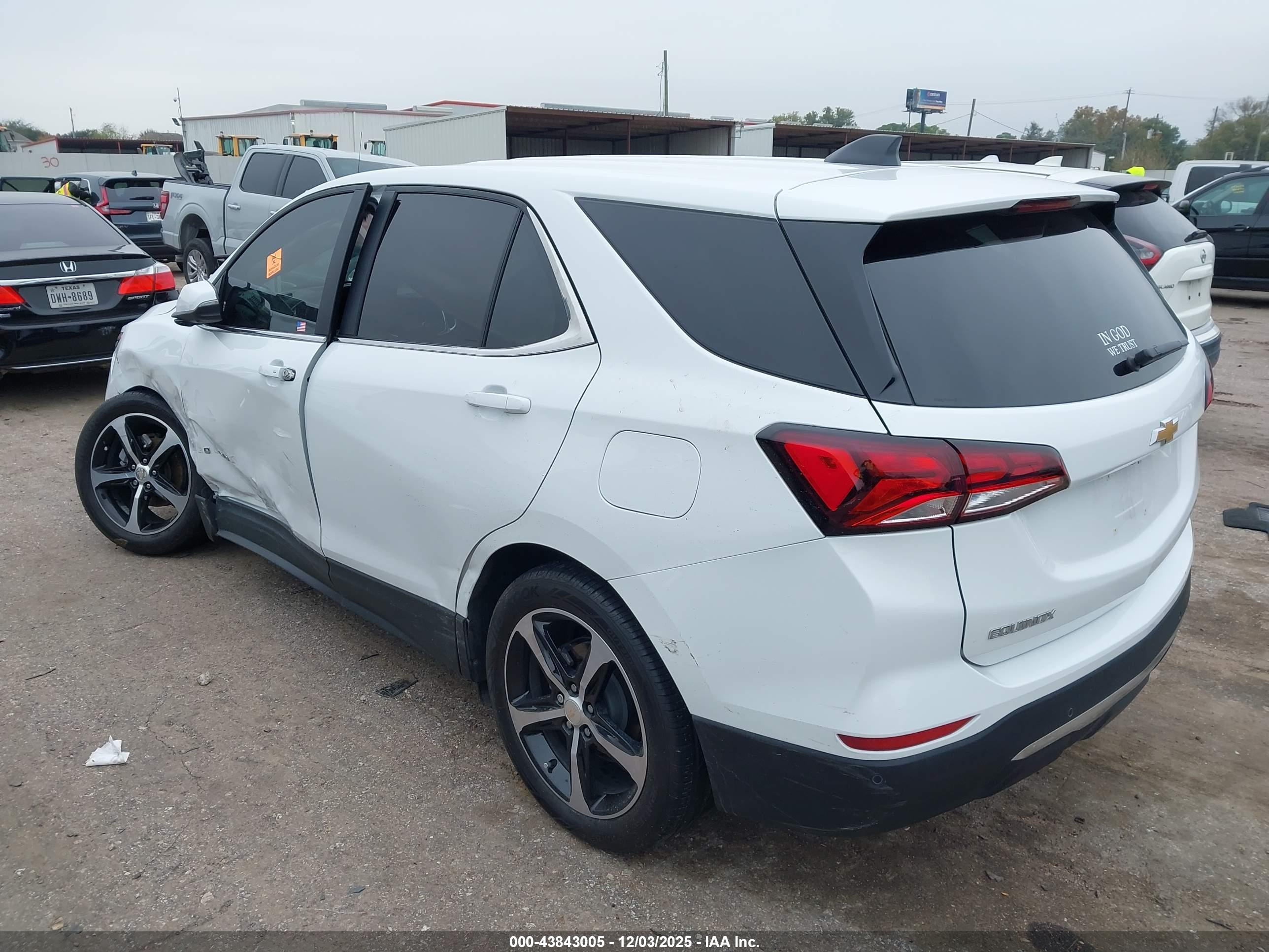 CHEVROLET EQUINOX image 3