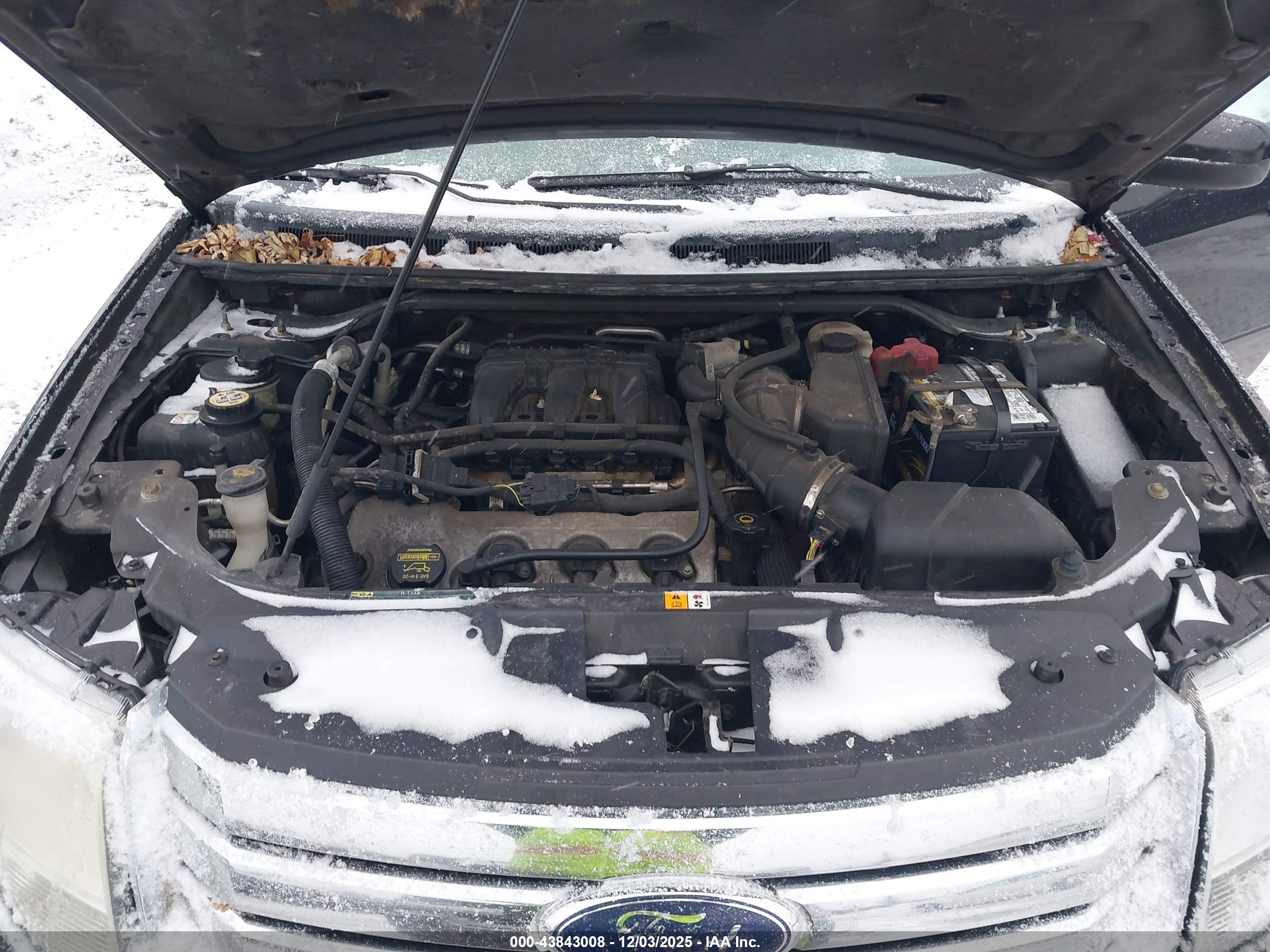 FORD TAURUS image 10