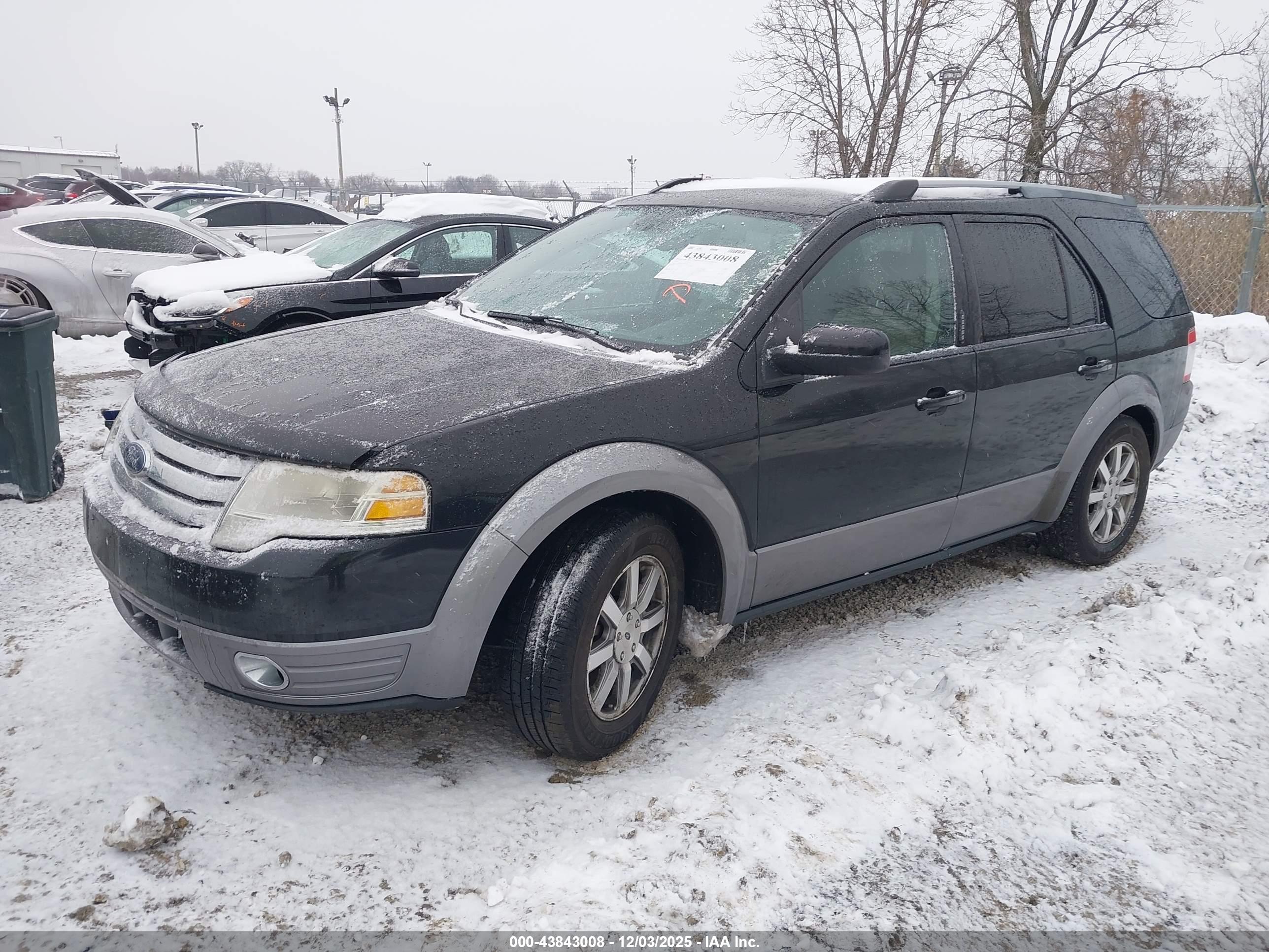 FORD TAURUS image 2