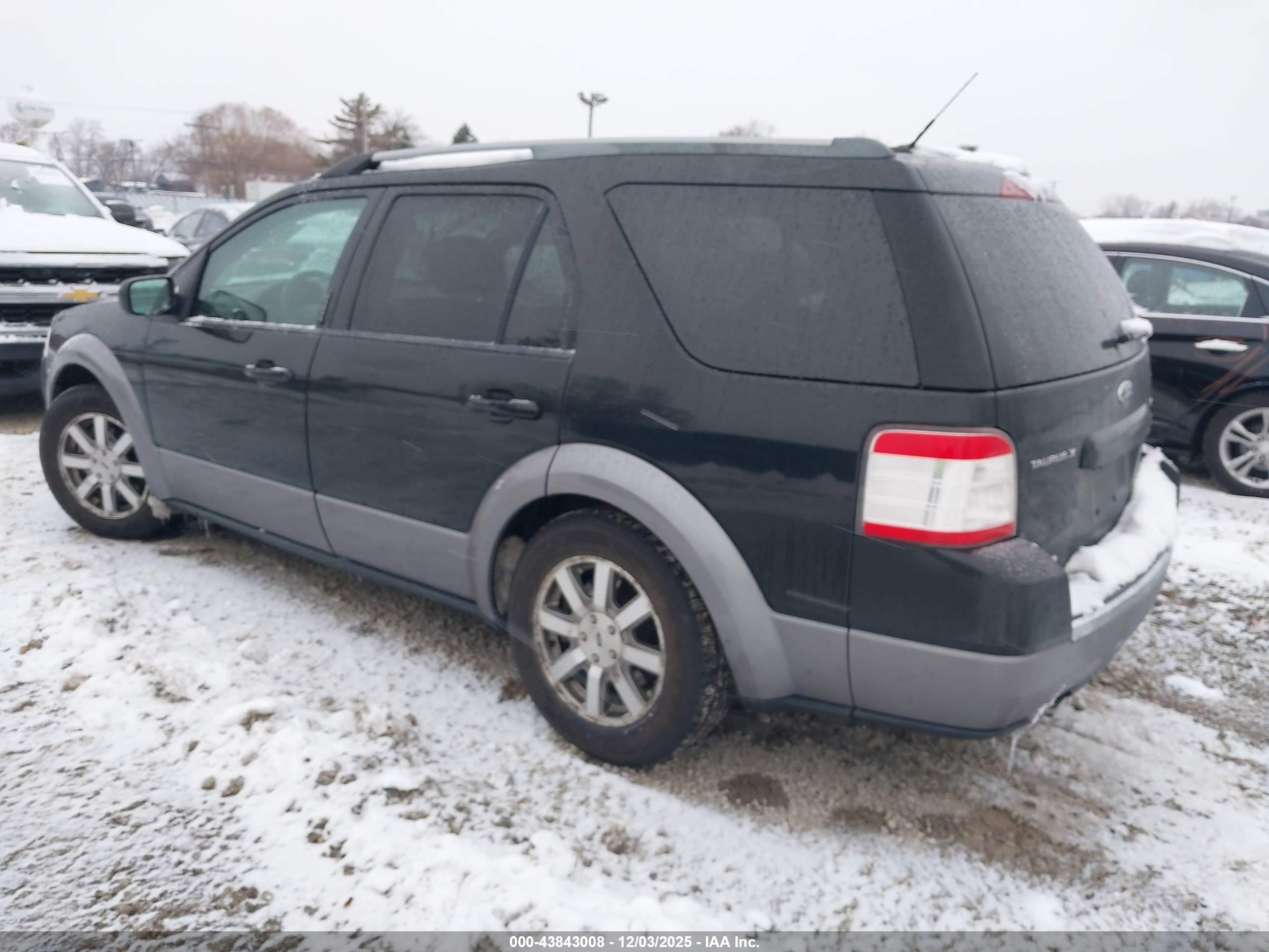 FORD TAURUS image 3