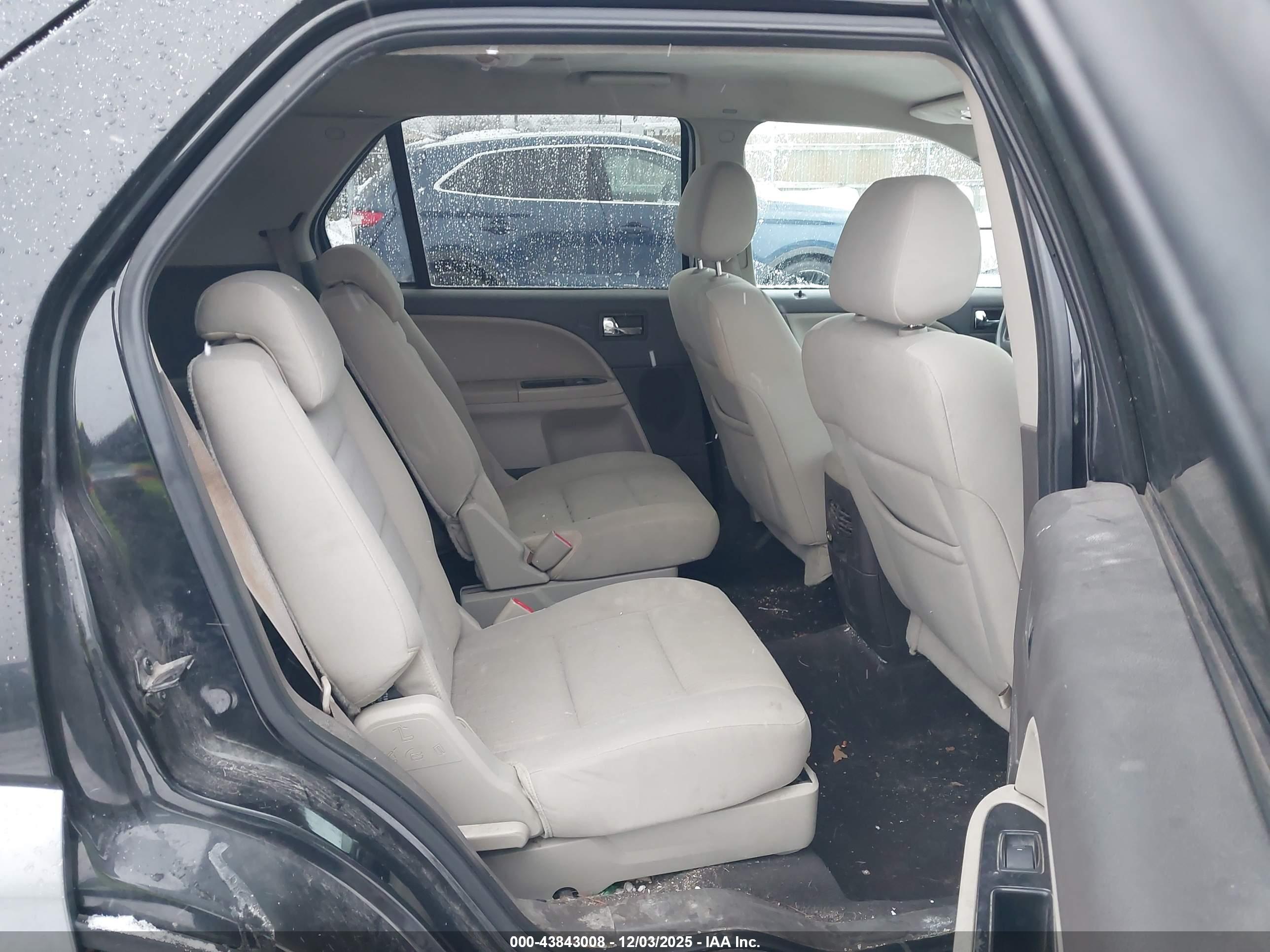 FORD TAURUS image 8