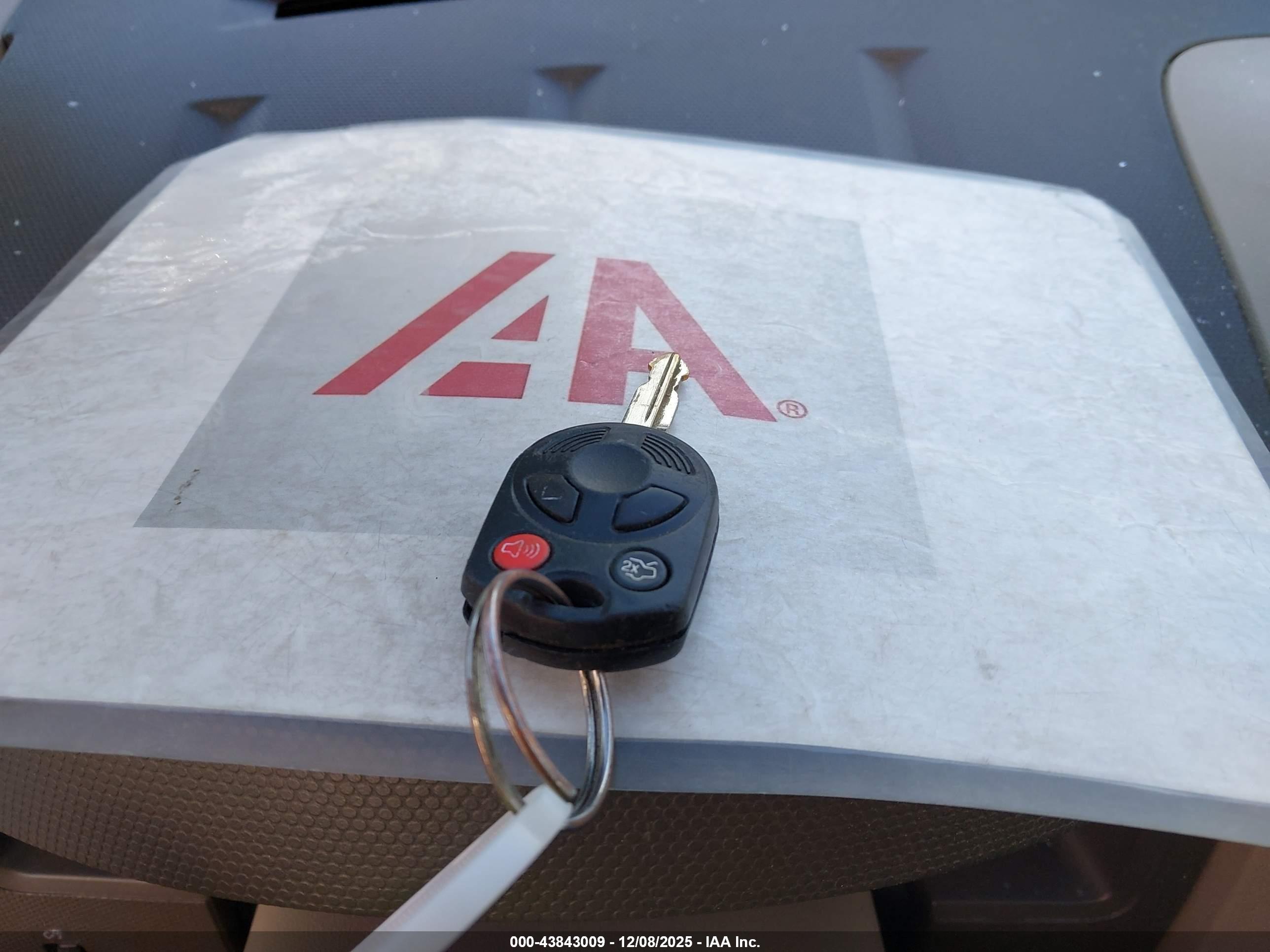 FORD ESCAPE image 11