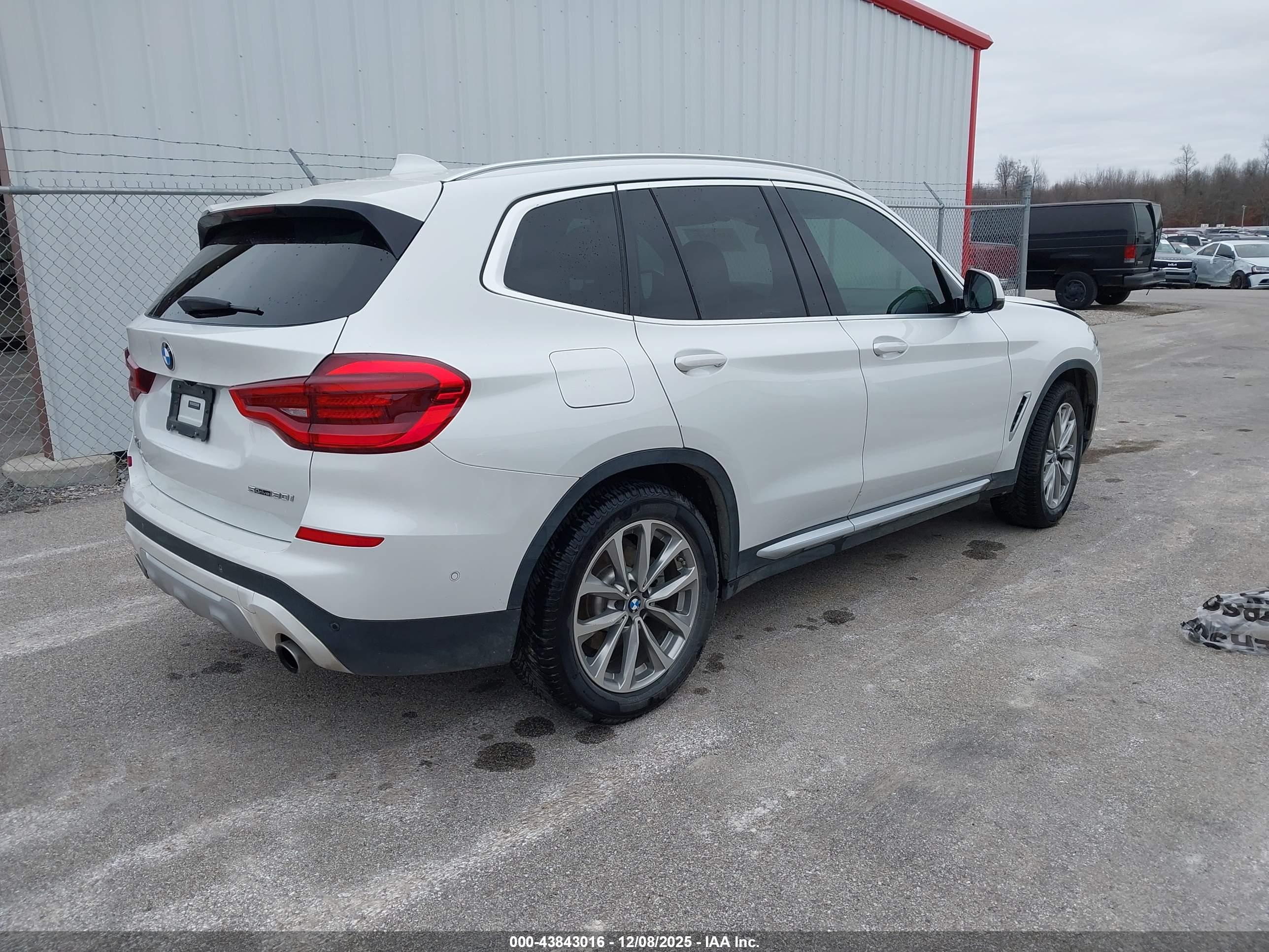 BMW X3 image 4