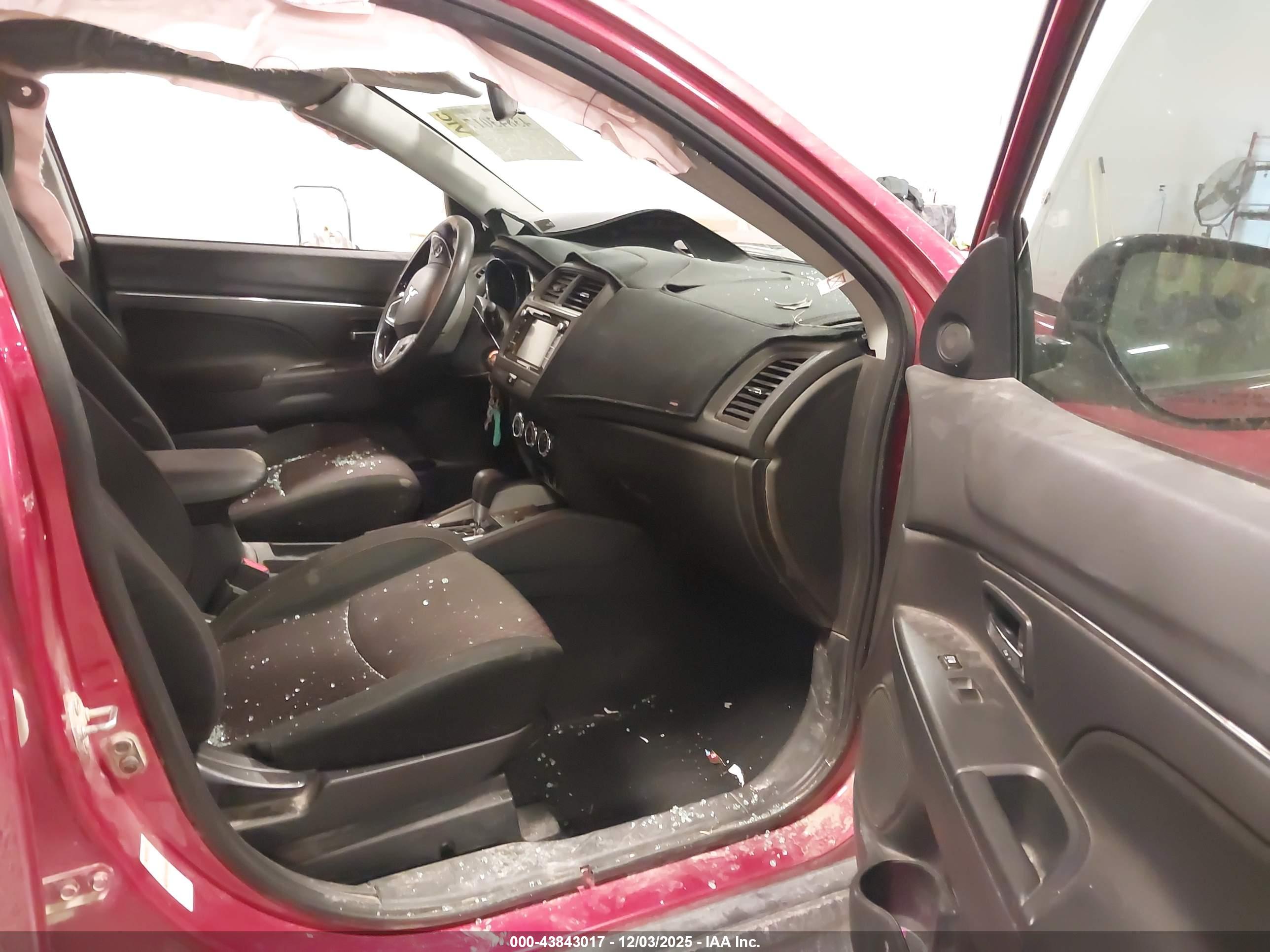MITSUBISHI OUTLANDER image 5