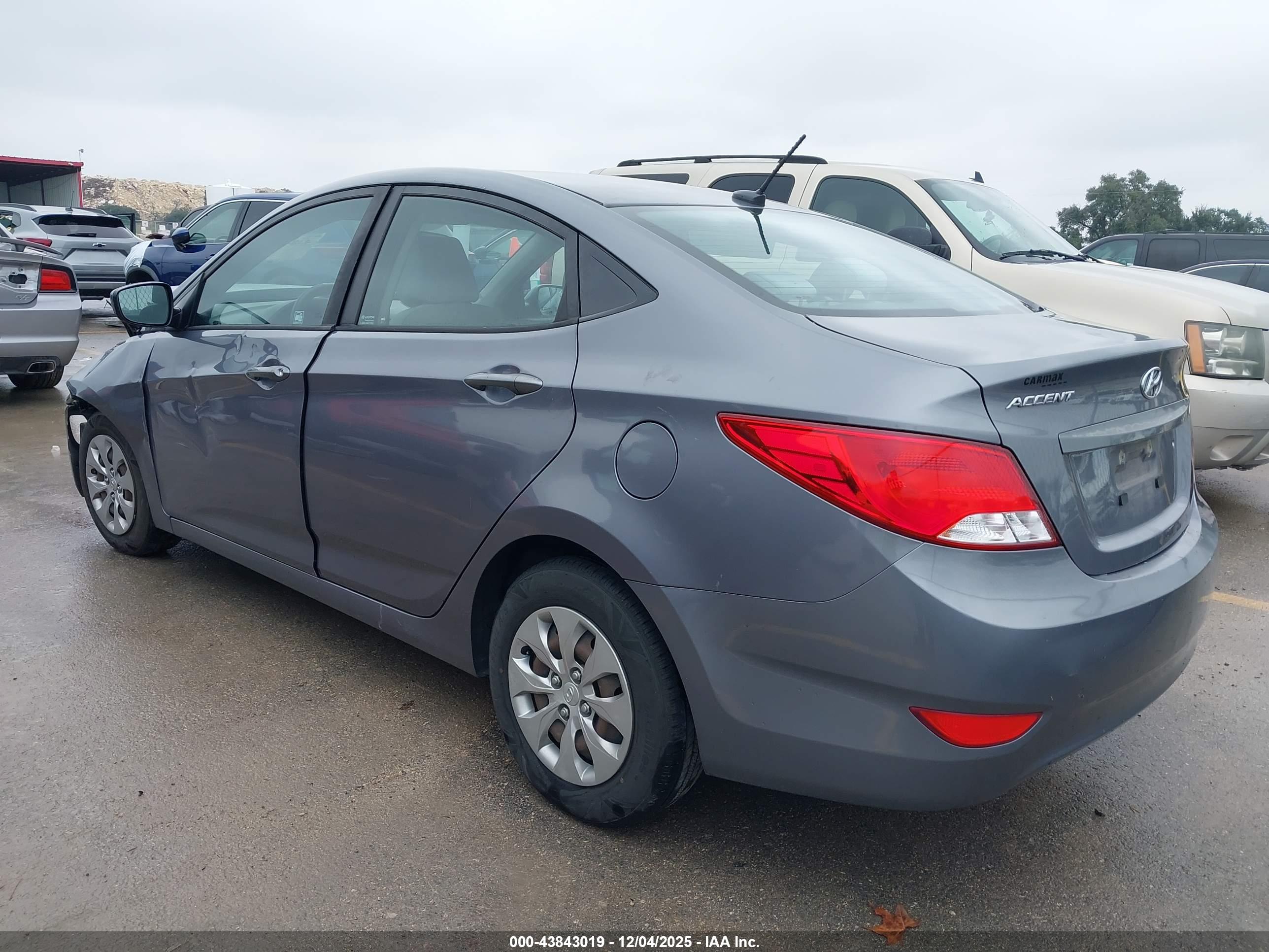 HYUNDAI ACCENT image 3