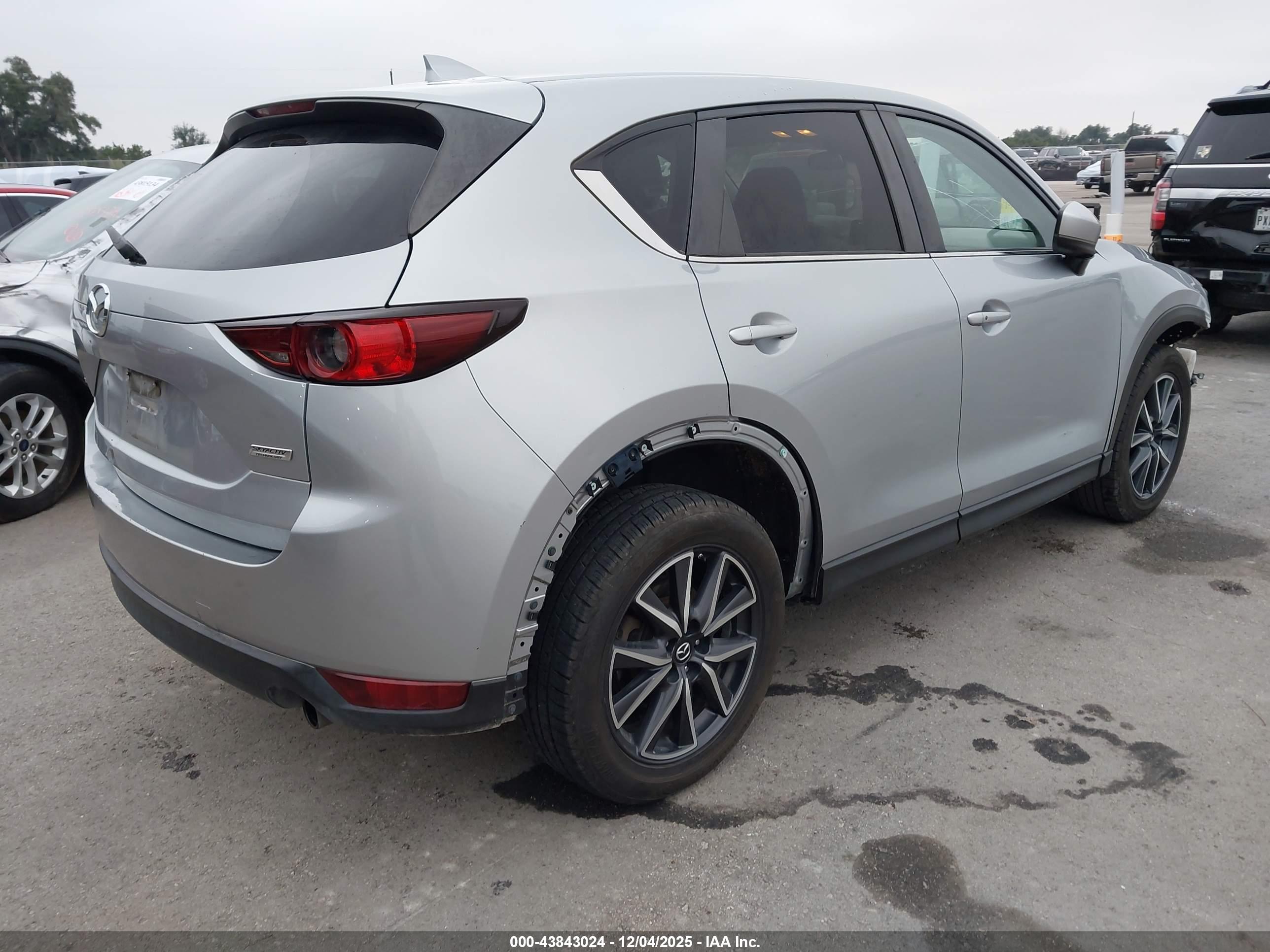 MAZDA CX-5 image 4
