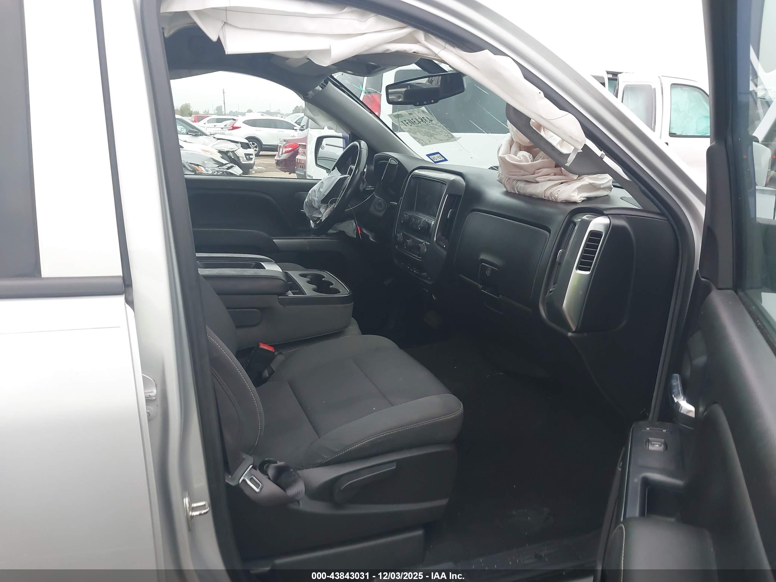 CHEVROLET SILVERADO image 5