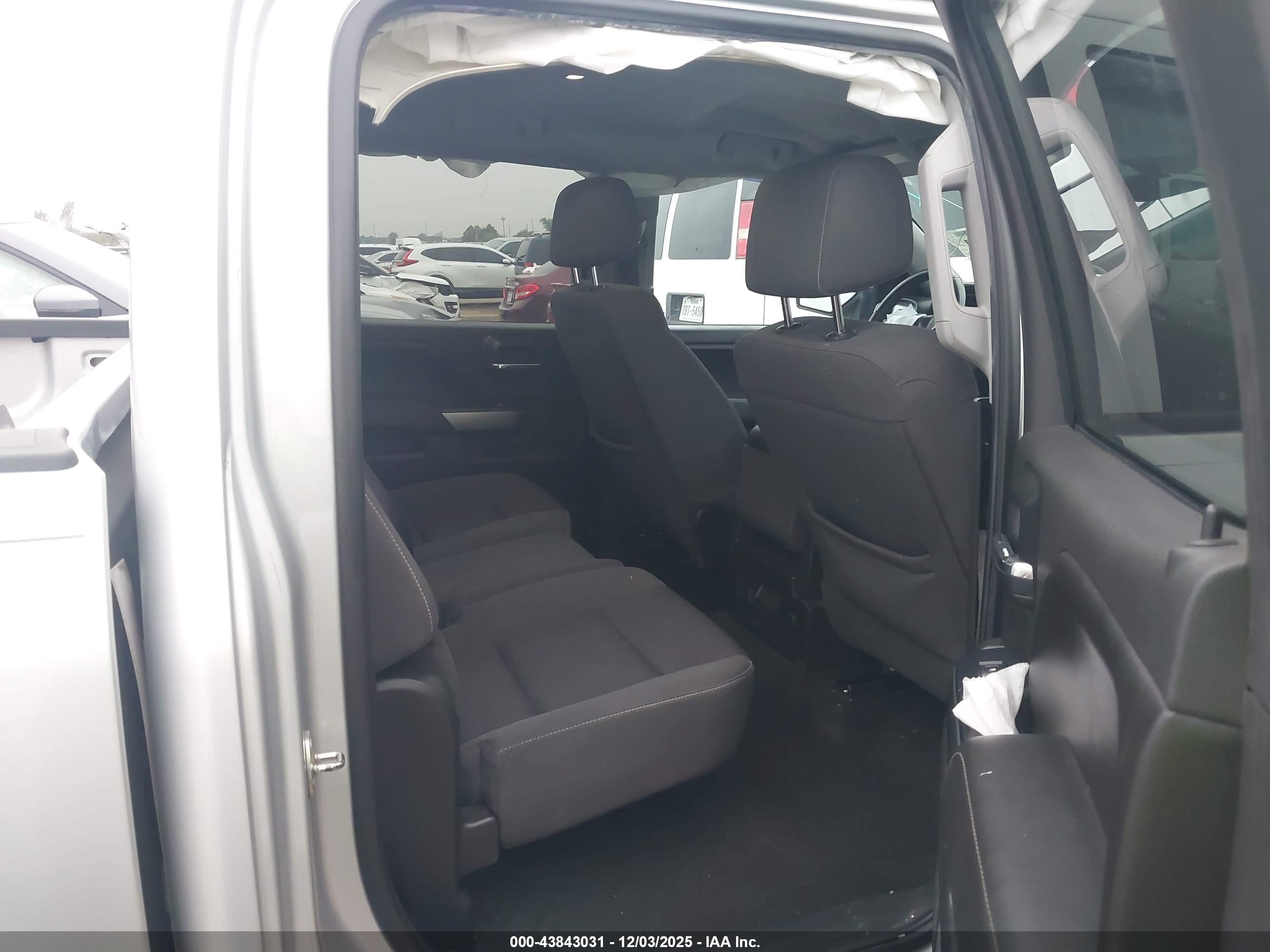 CHEVROLET SILVERADO image 8