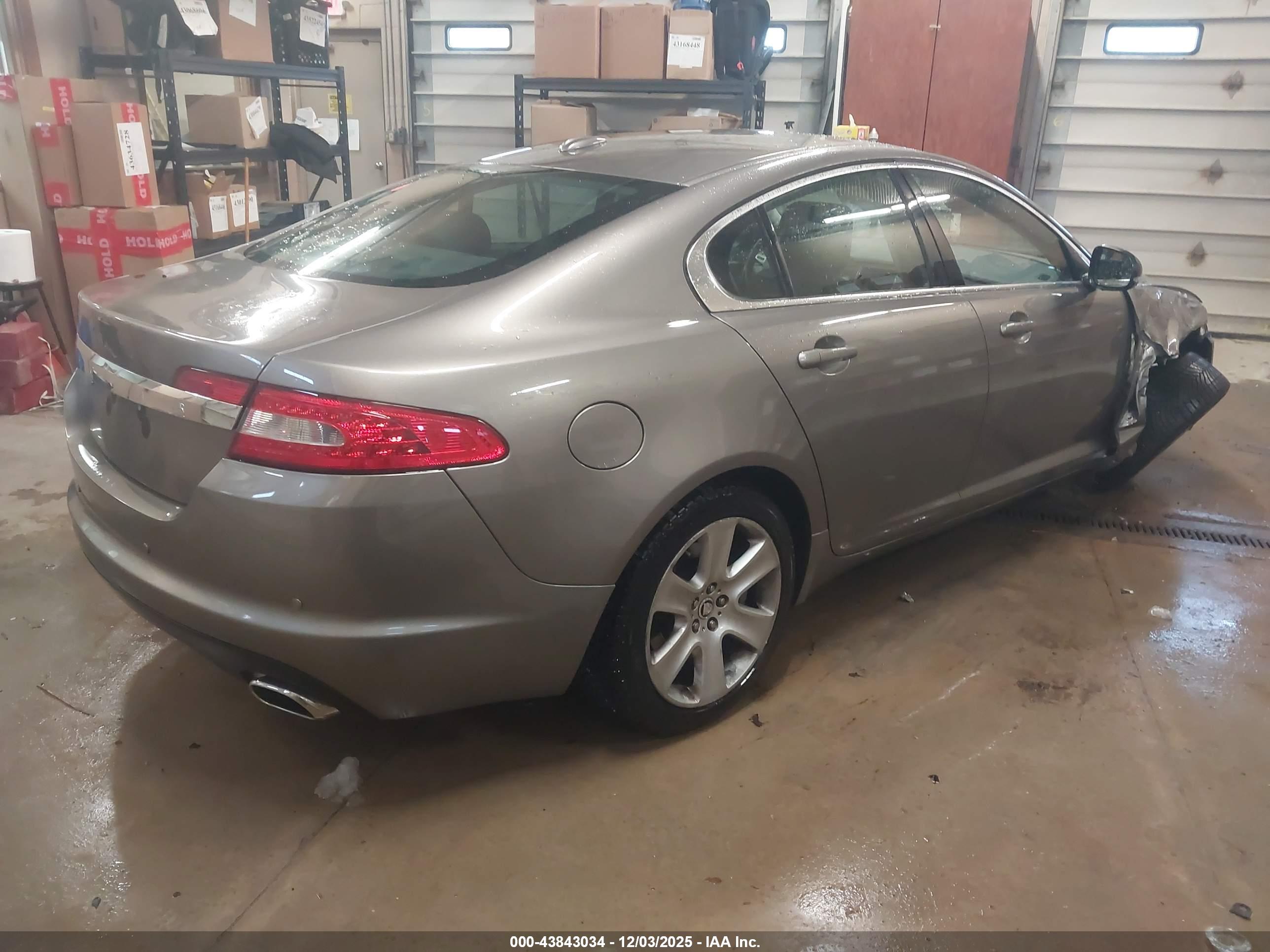 JAGUAR XF image 4