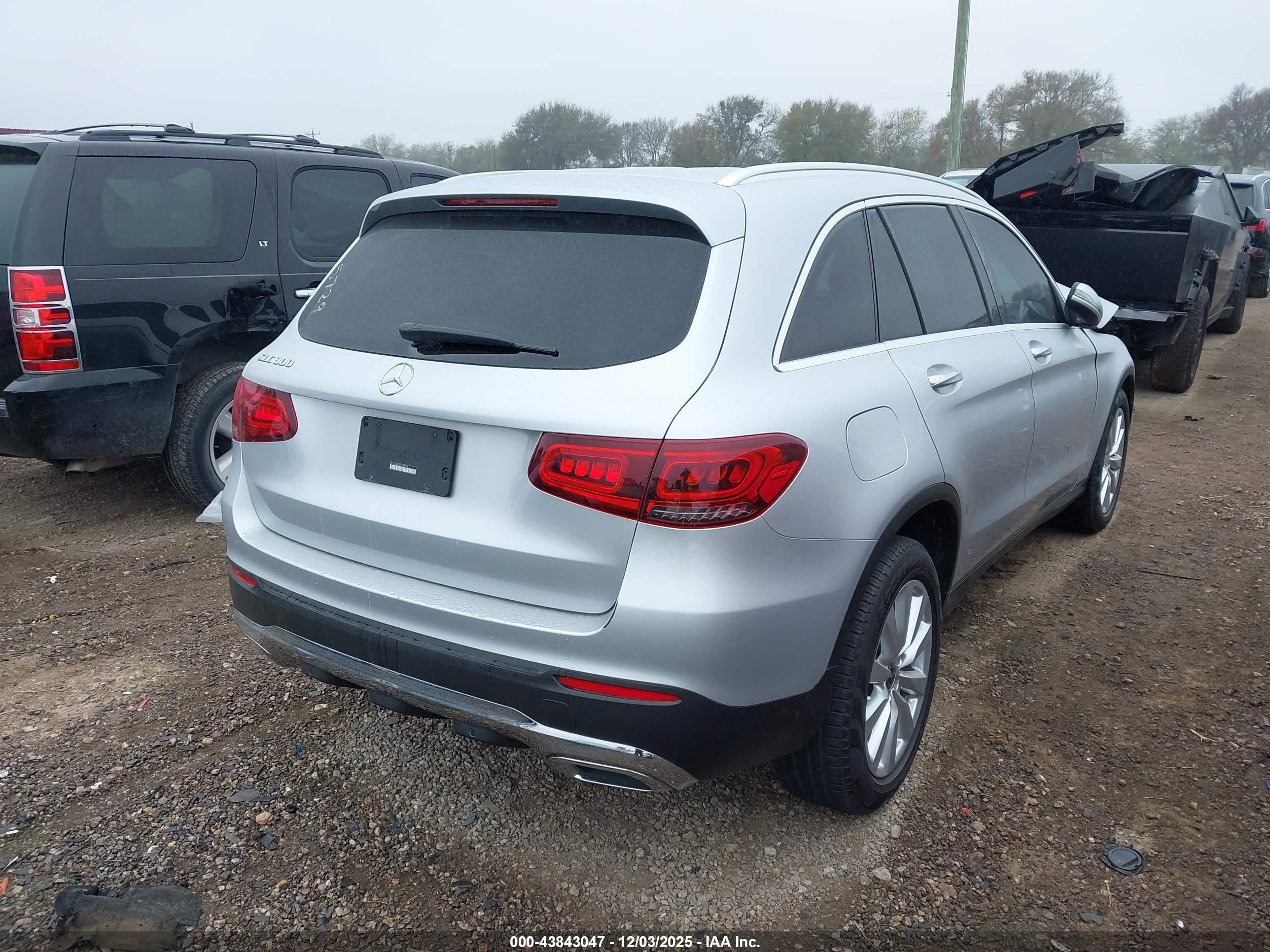 MERCEDES-BENZ GLC image 4
