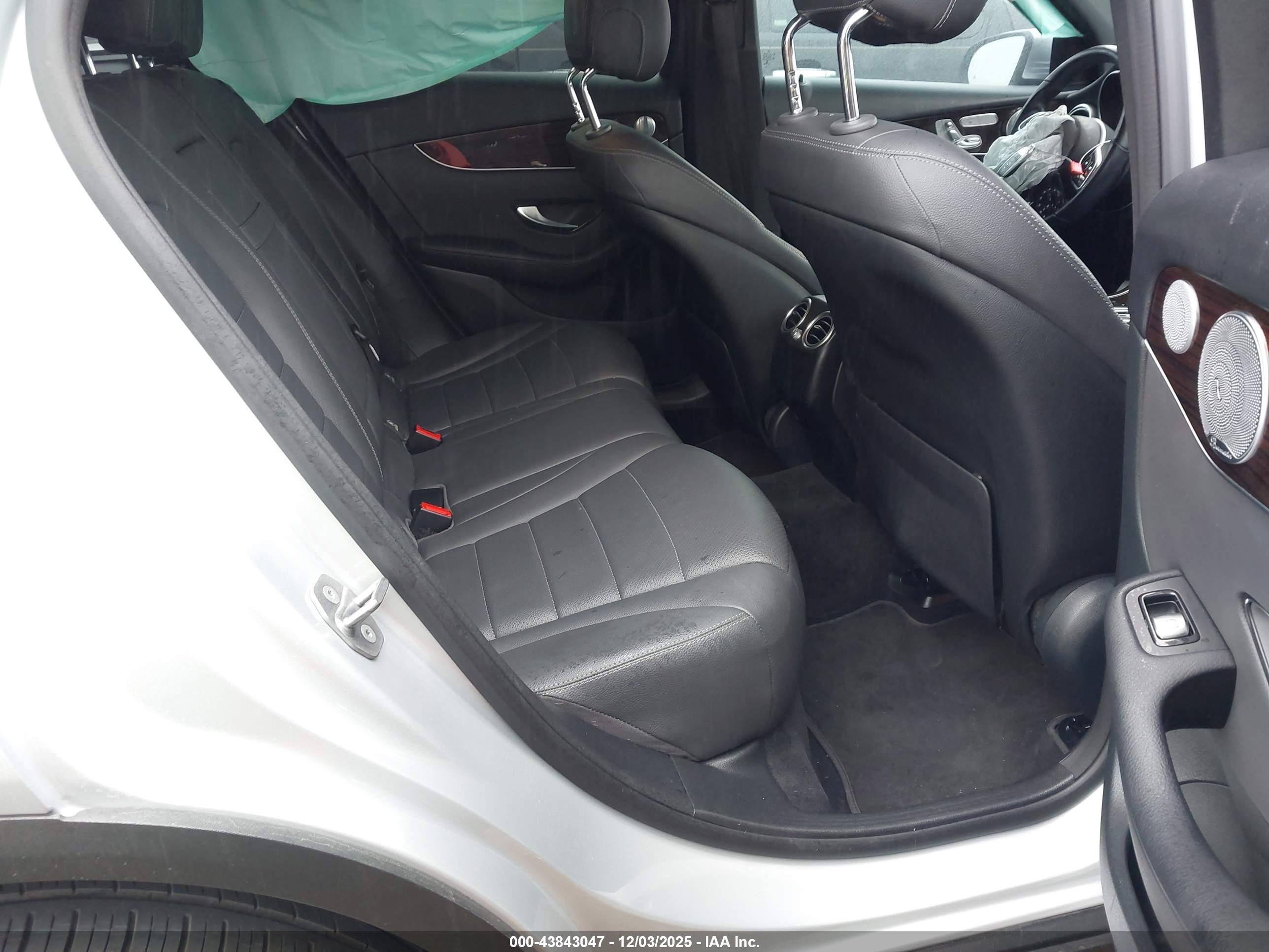 MERCEDES-BENZ GLC image 8