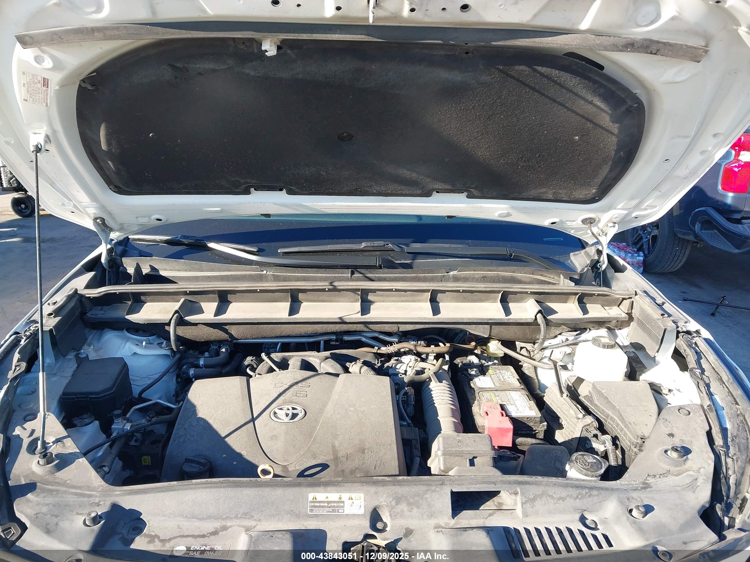 TOYOTA HIGHLANDER image 10
