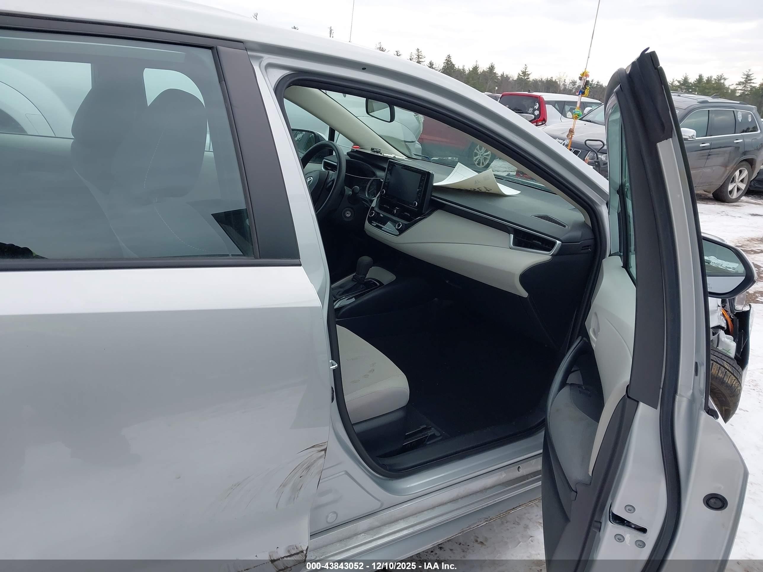 TOYOTA COROLLA image 5