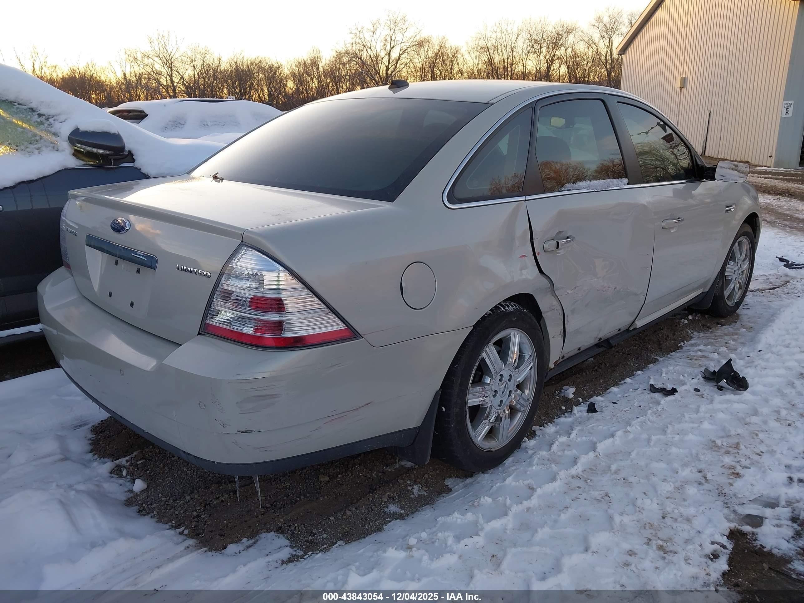 FORD TAURUS image 4